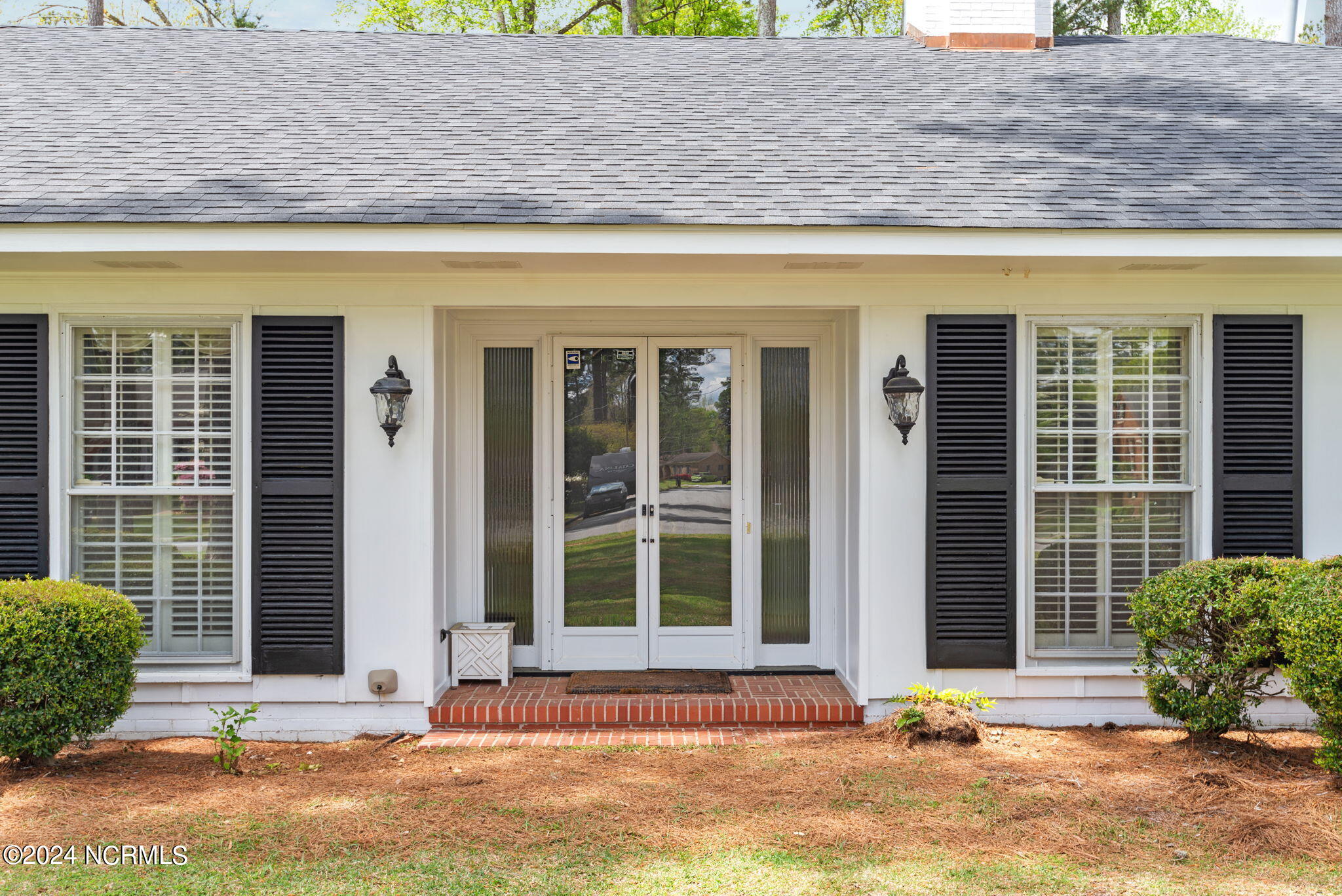 1304 Greenbriar Road Property Photo 4