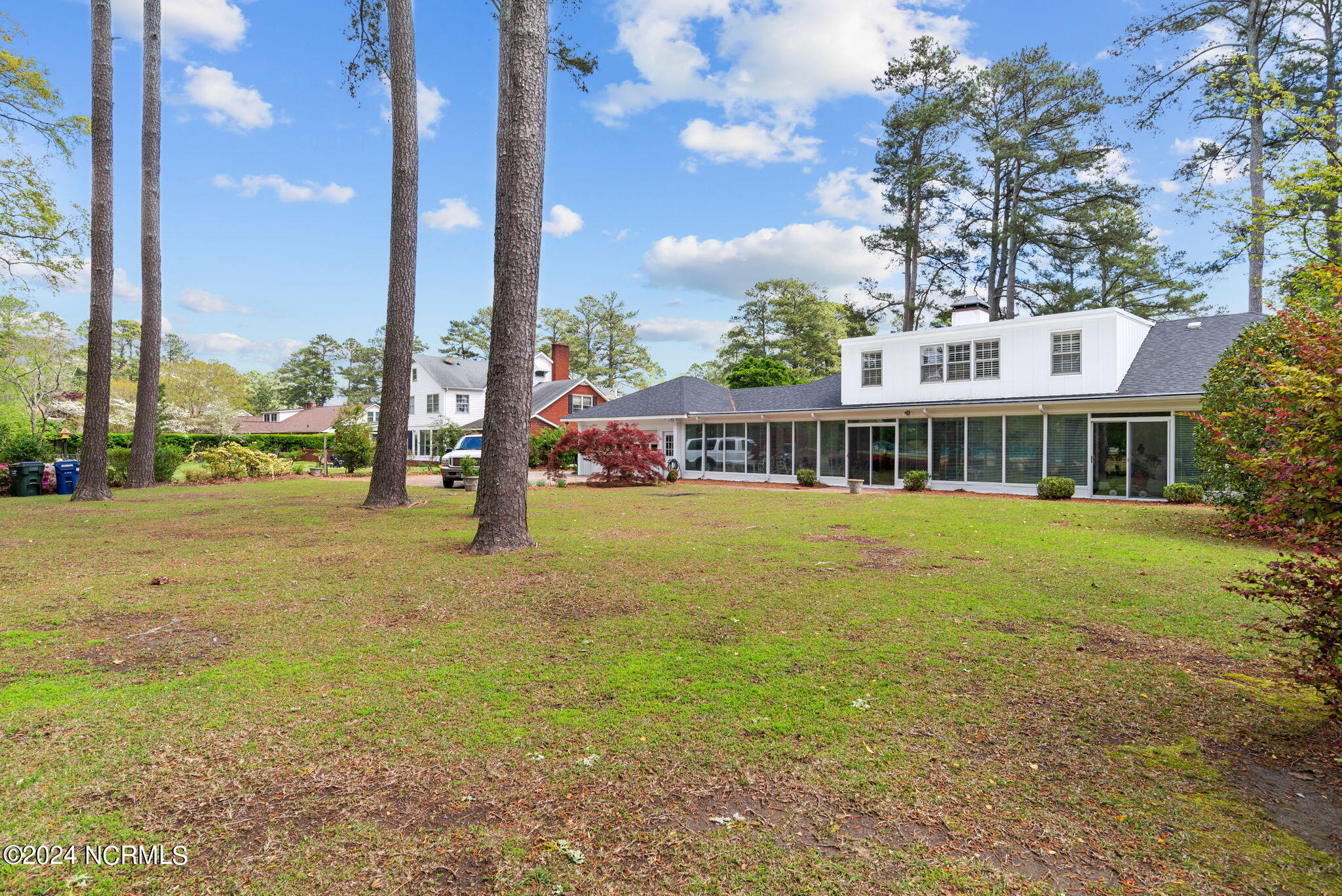 1304 Greenbriar Road Property Photo 7