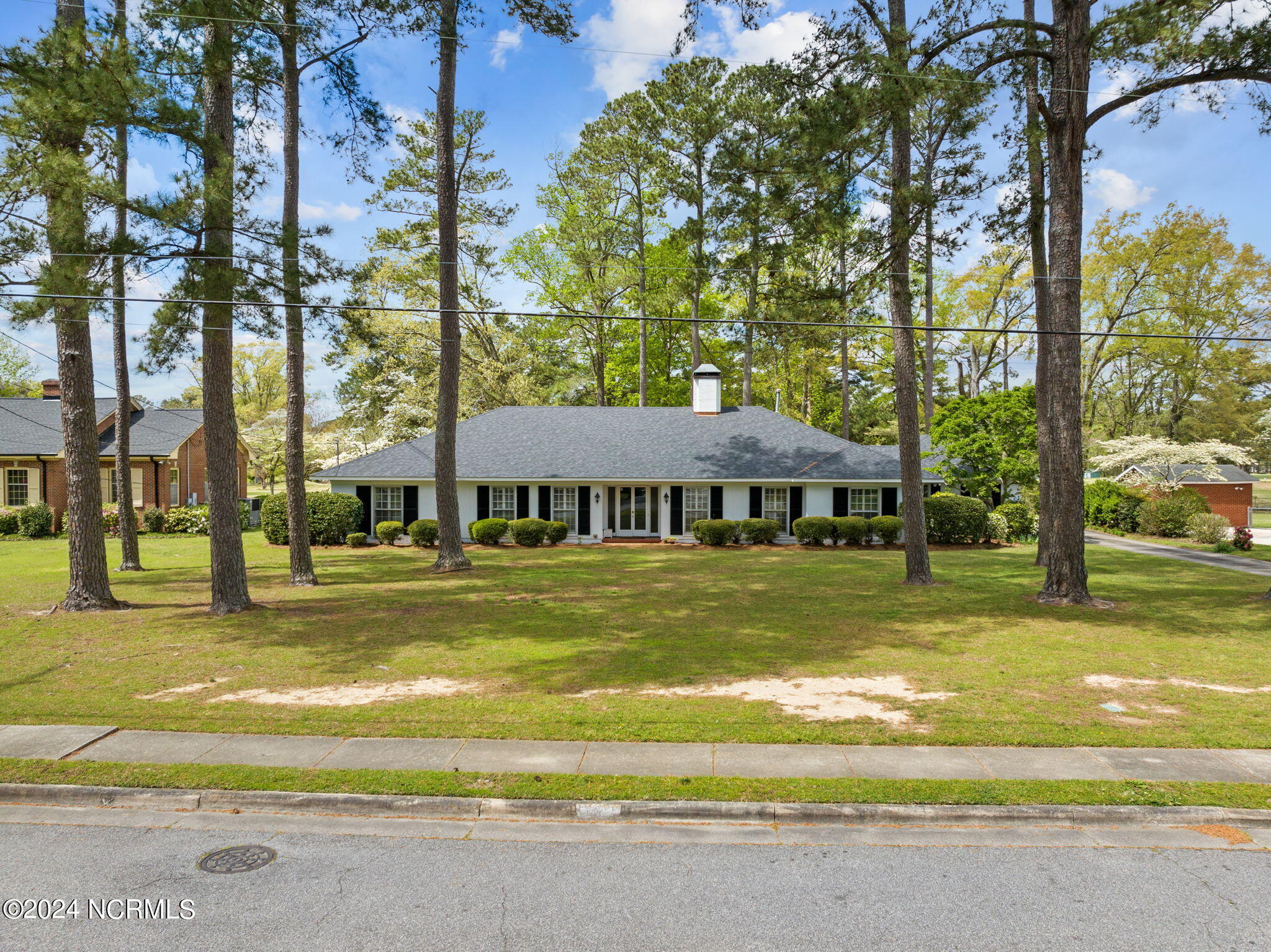 1304 Greenbriar Road Property Photo 8