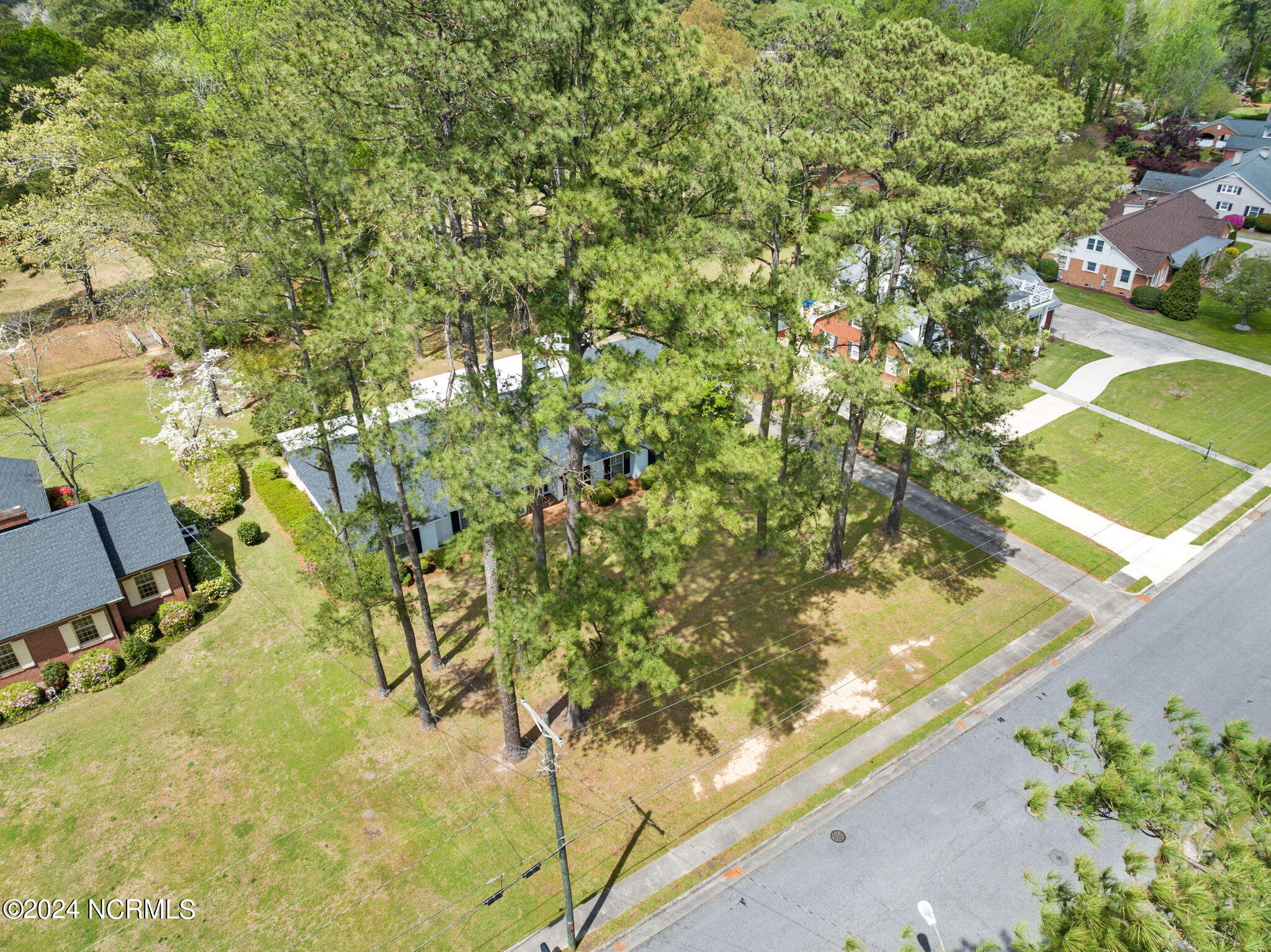 1304 Greenbriar Road Property Photo 10