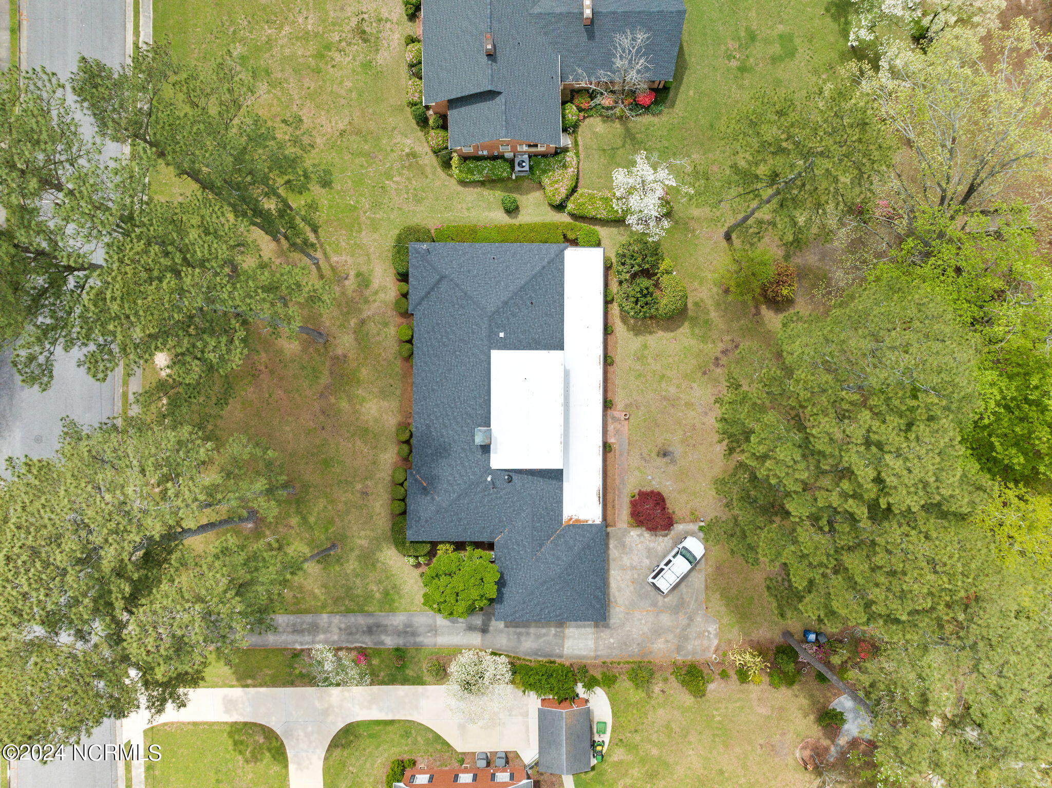 1304 Greenbriar Road Property Photo 12