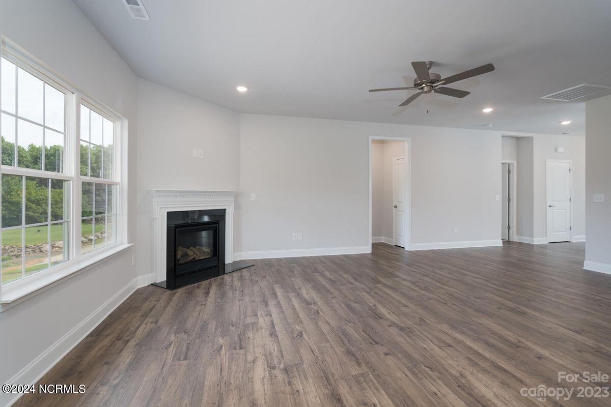 126 Firethorn Circle Property Photo 6