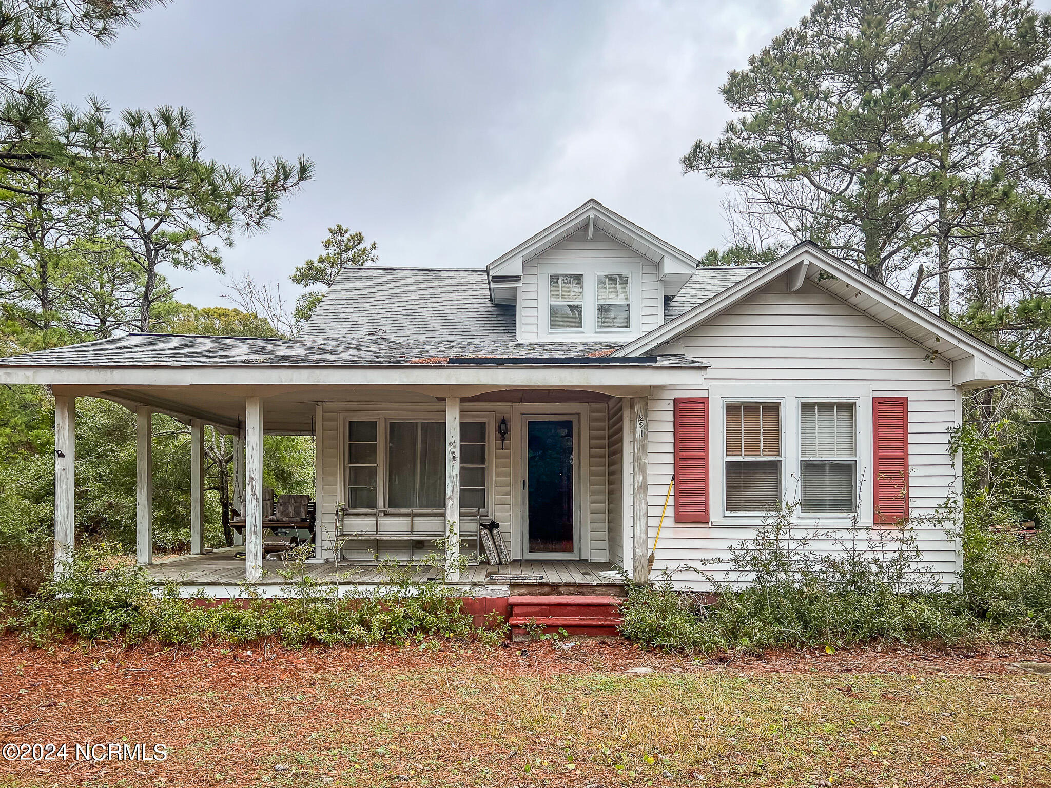 221 Cape Lookout Drive Property Photo 3