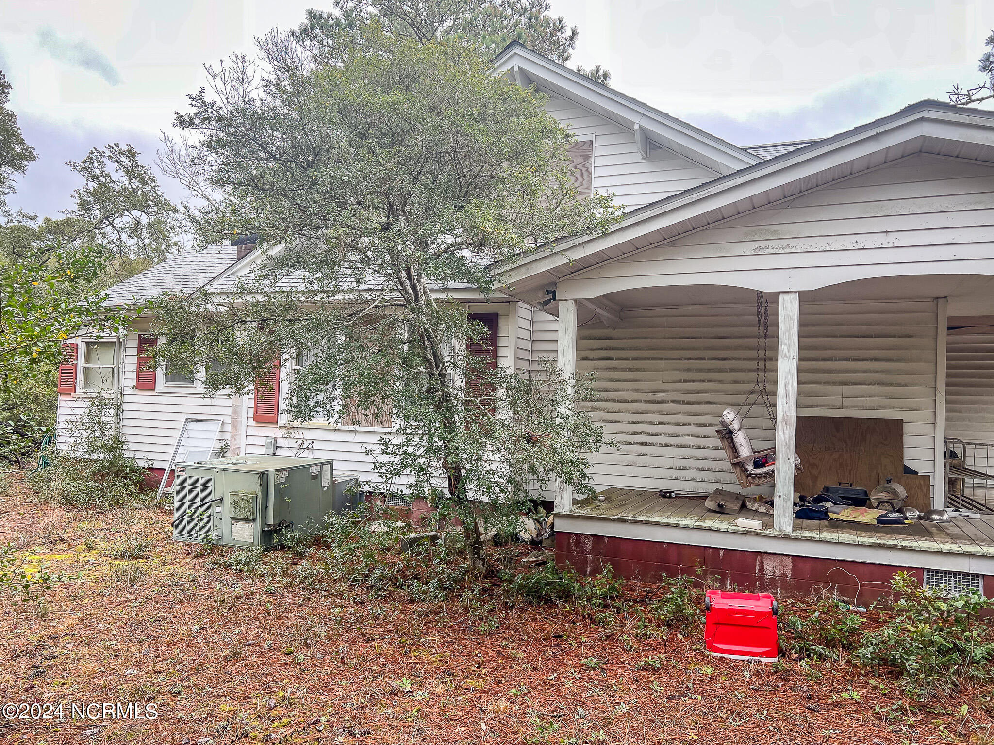 221 Cape Lookout Drive Property Photo 4