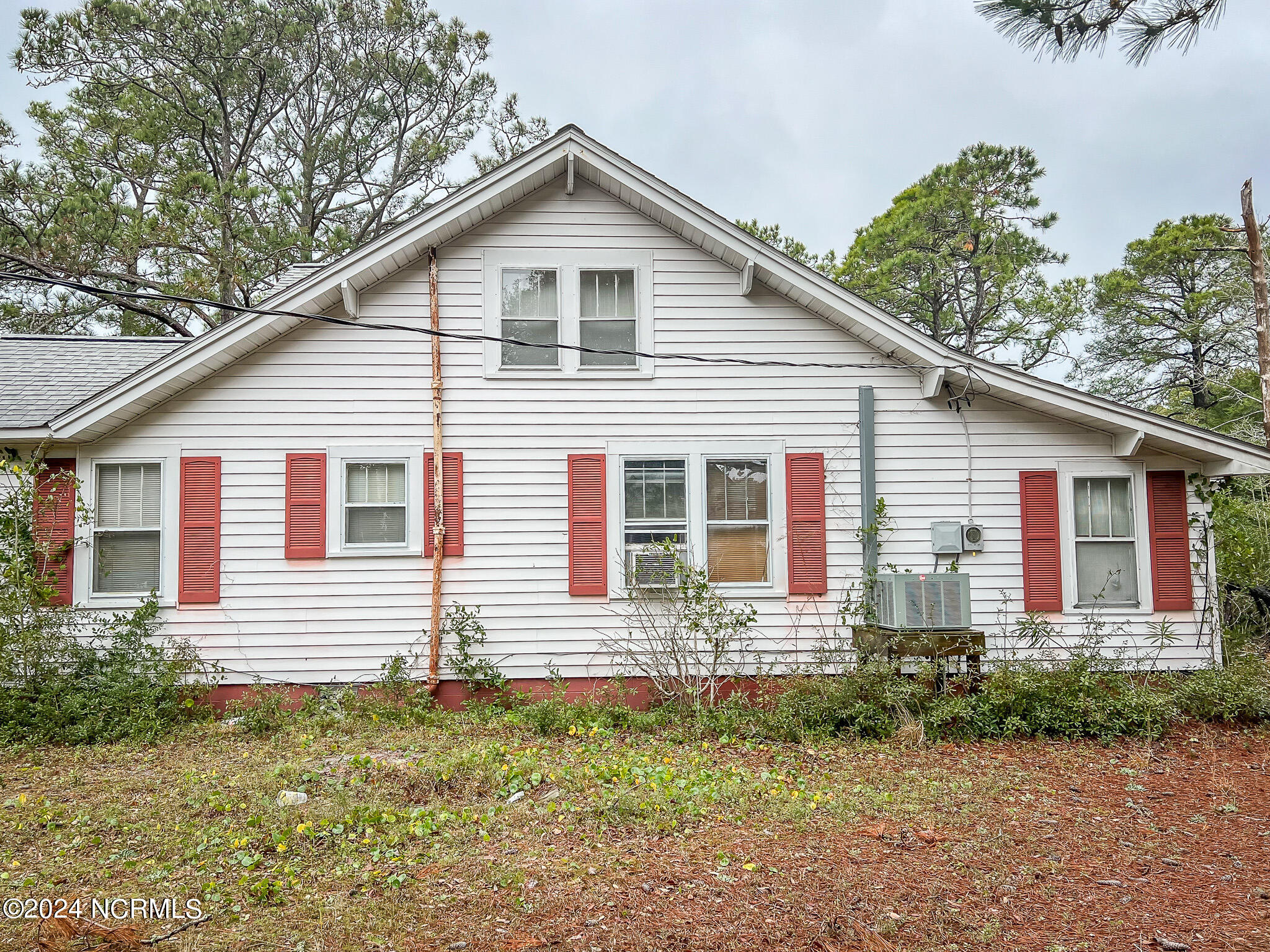 221 Cape Lookout Drive Property Photo 9