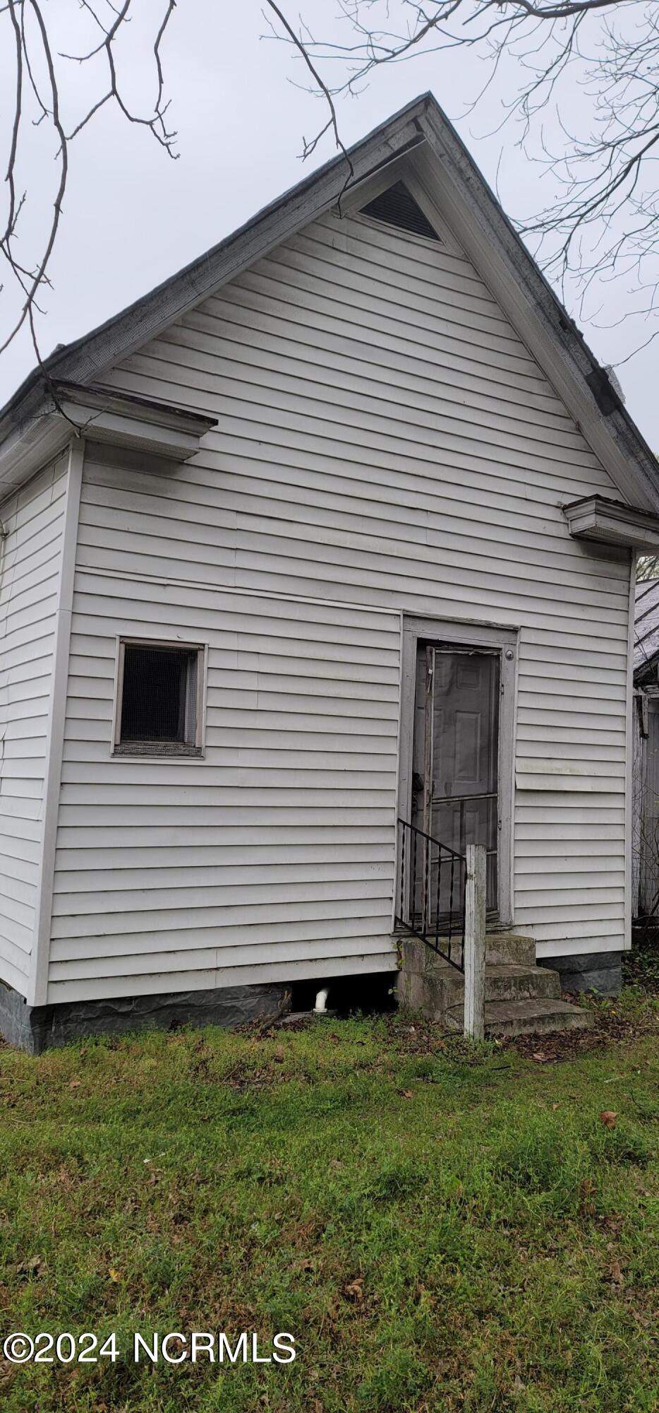 106 Ash Street Property Photo 3