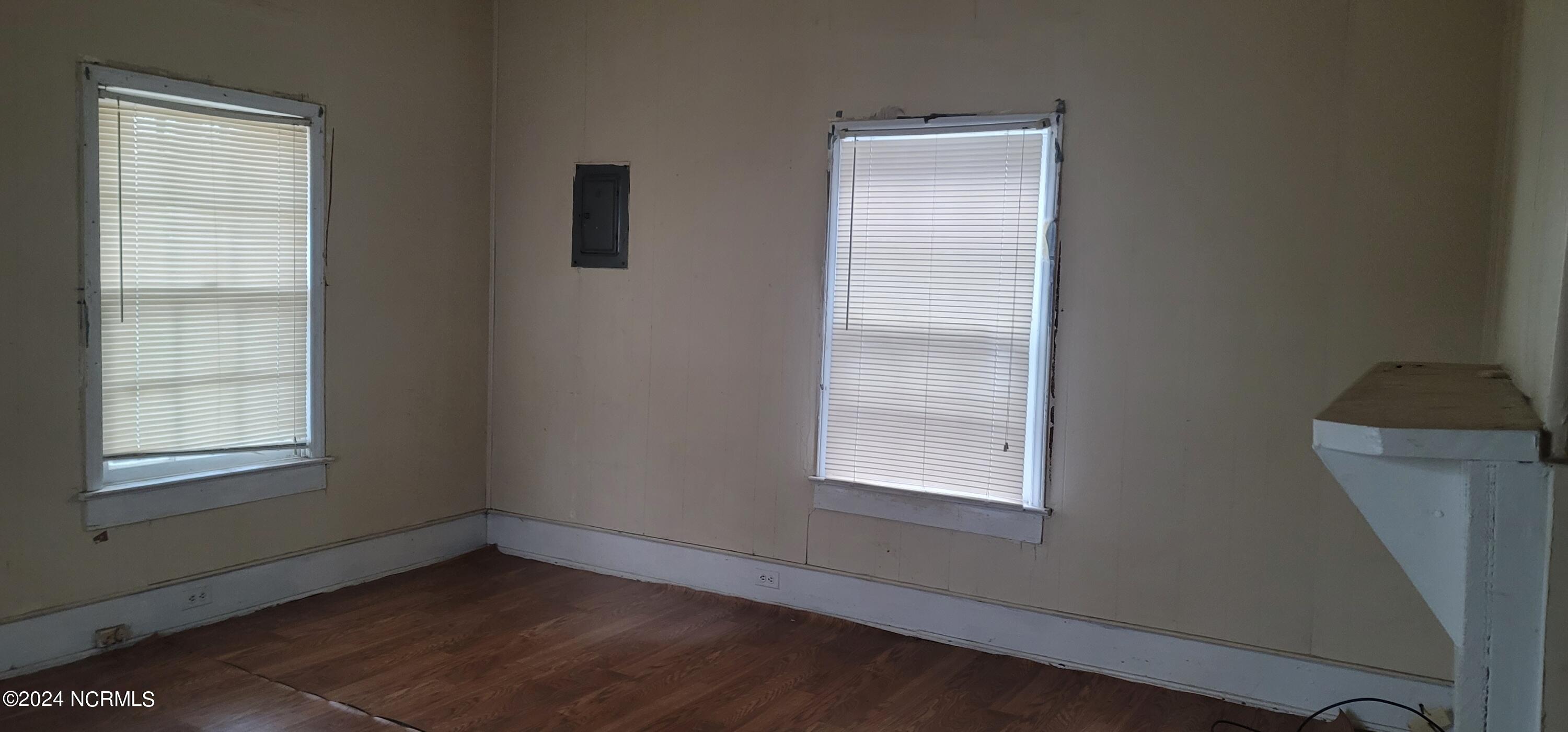 106 Ash Street Property Photo 4