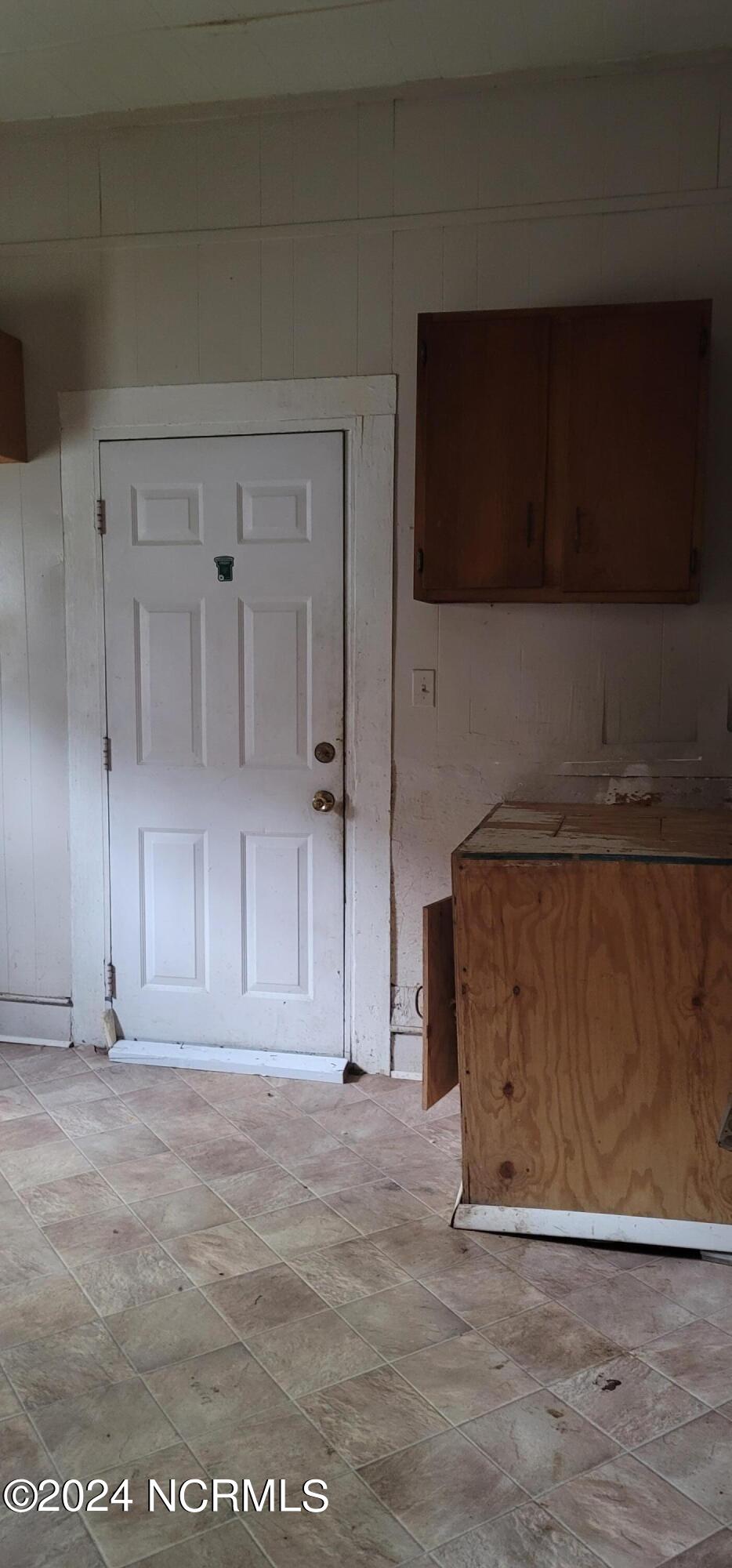 106 Ash Street E Property Photo 12
