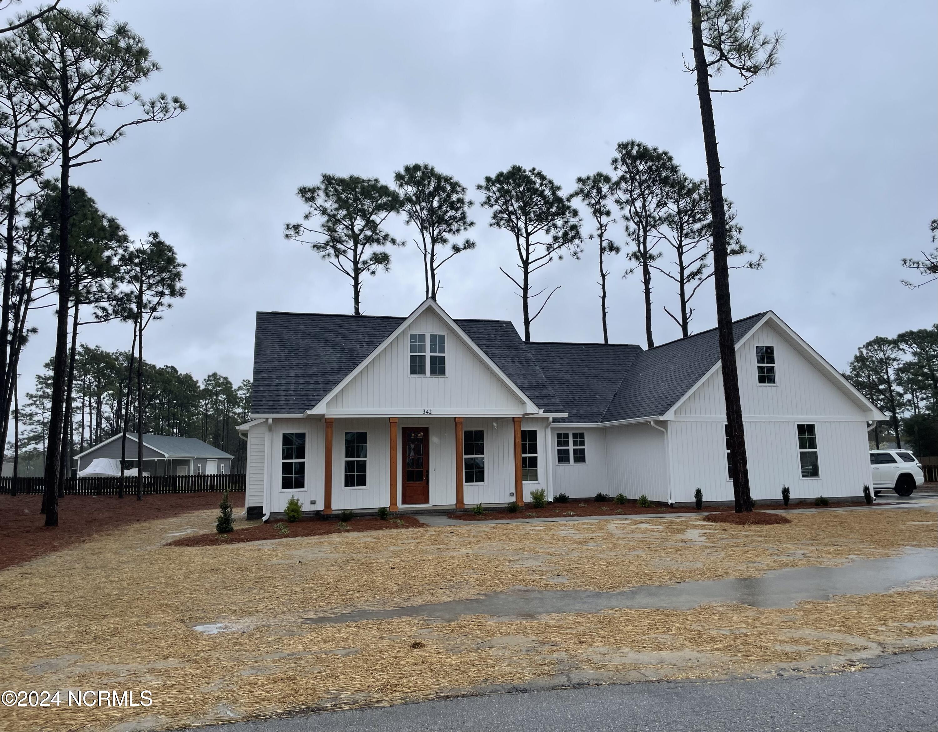 100 Pine Lake Road Property Photo