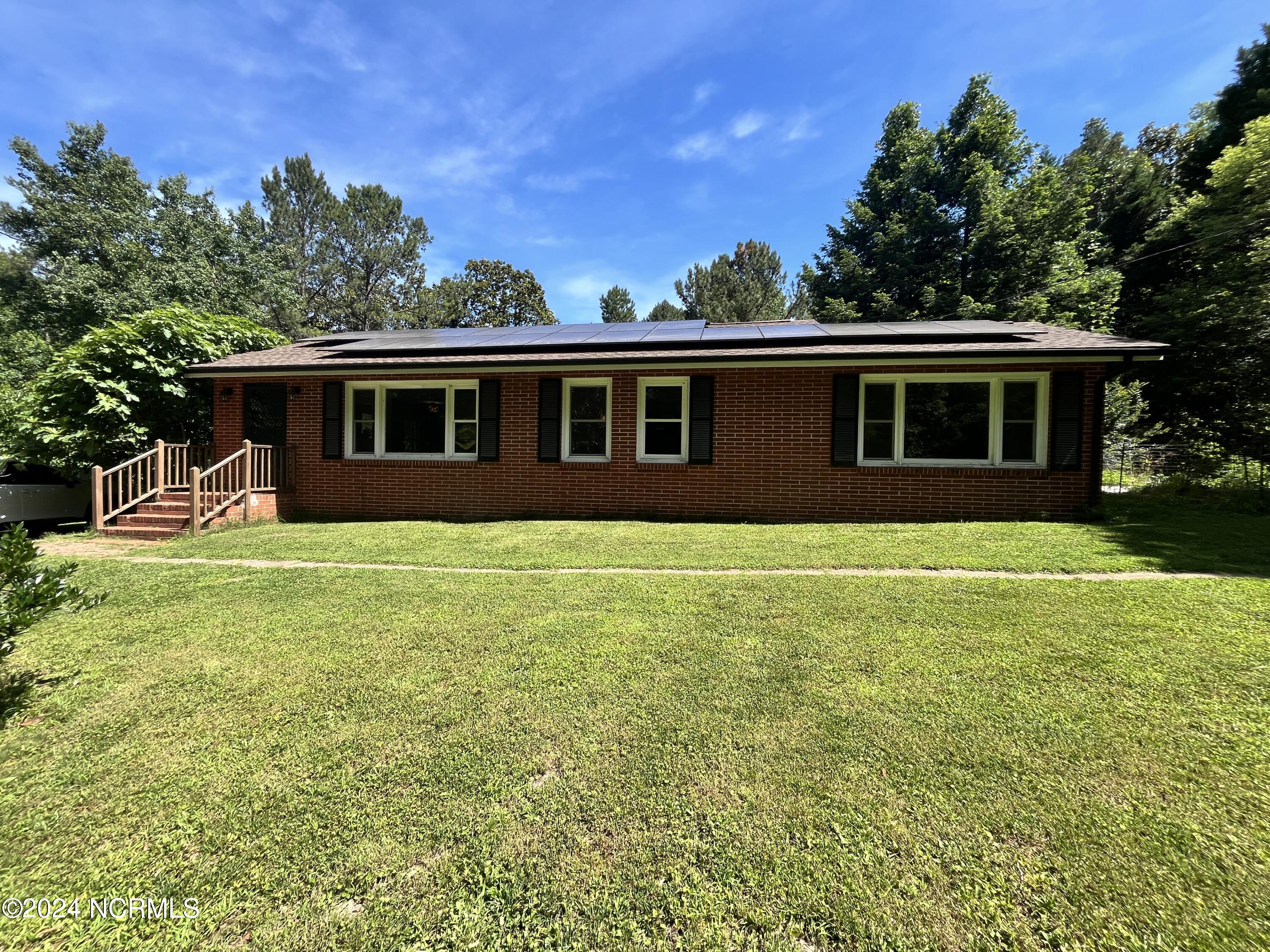 806 Sunset Drive Property Photo 1