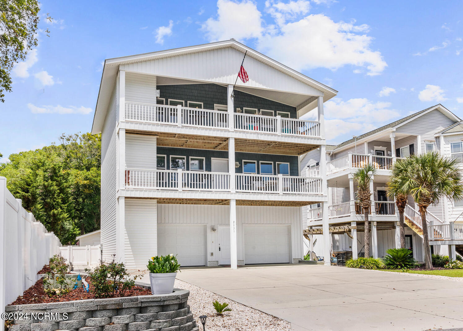 2831 Sea Vista Drive Property Photo 2