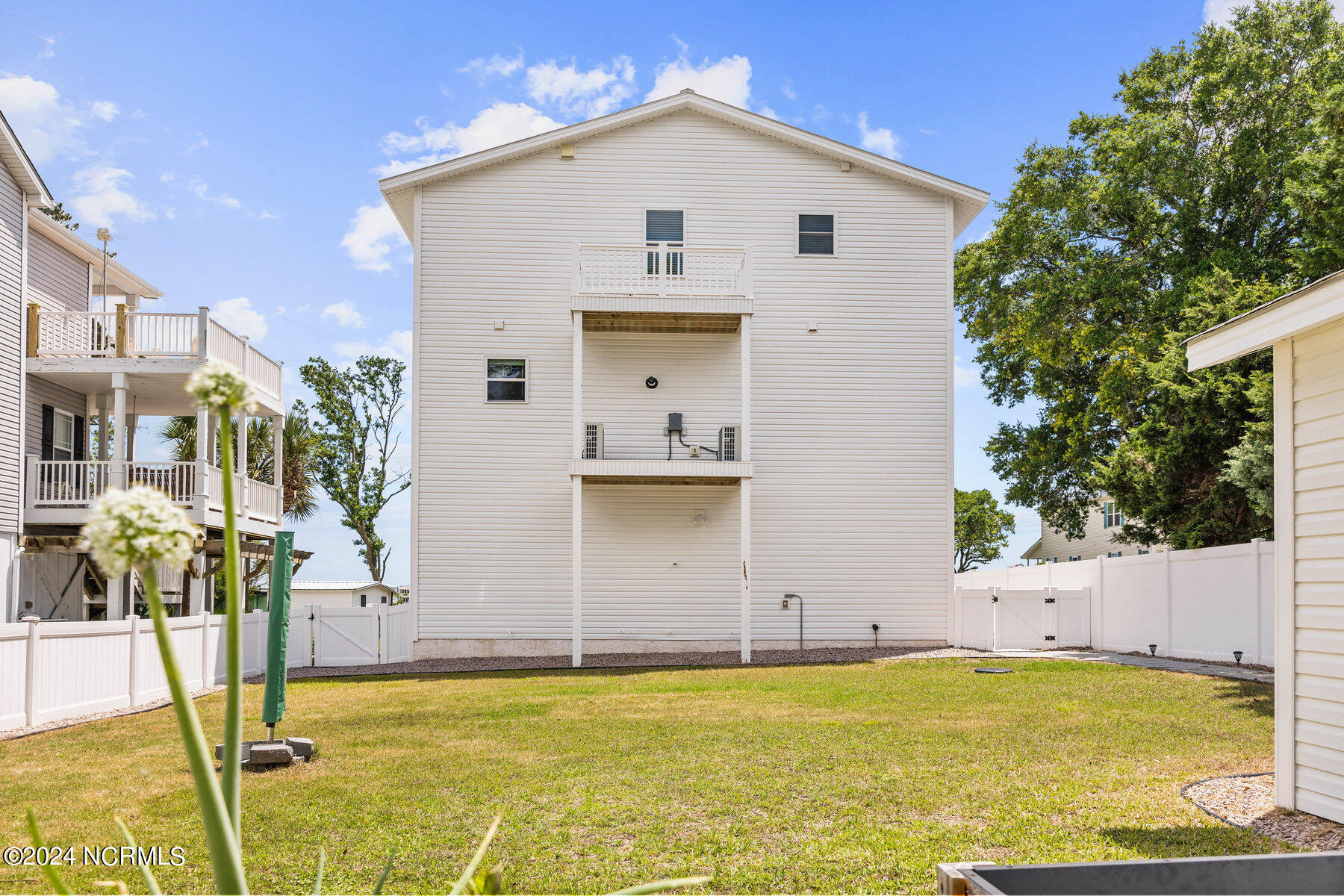 2831 Sea Vista Drive Property Photo 6