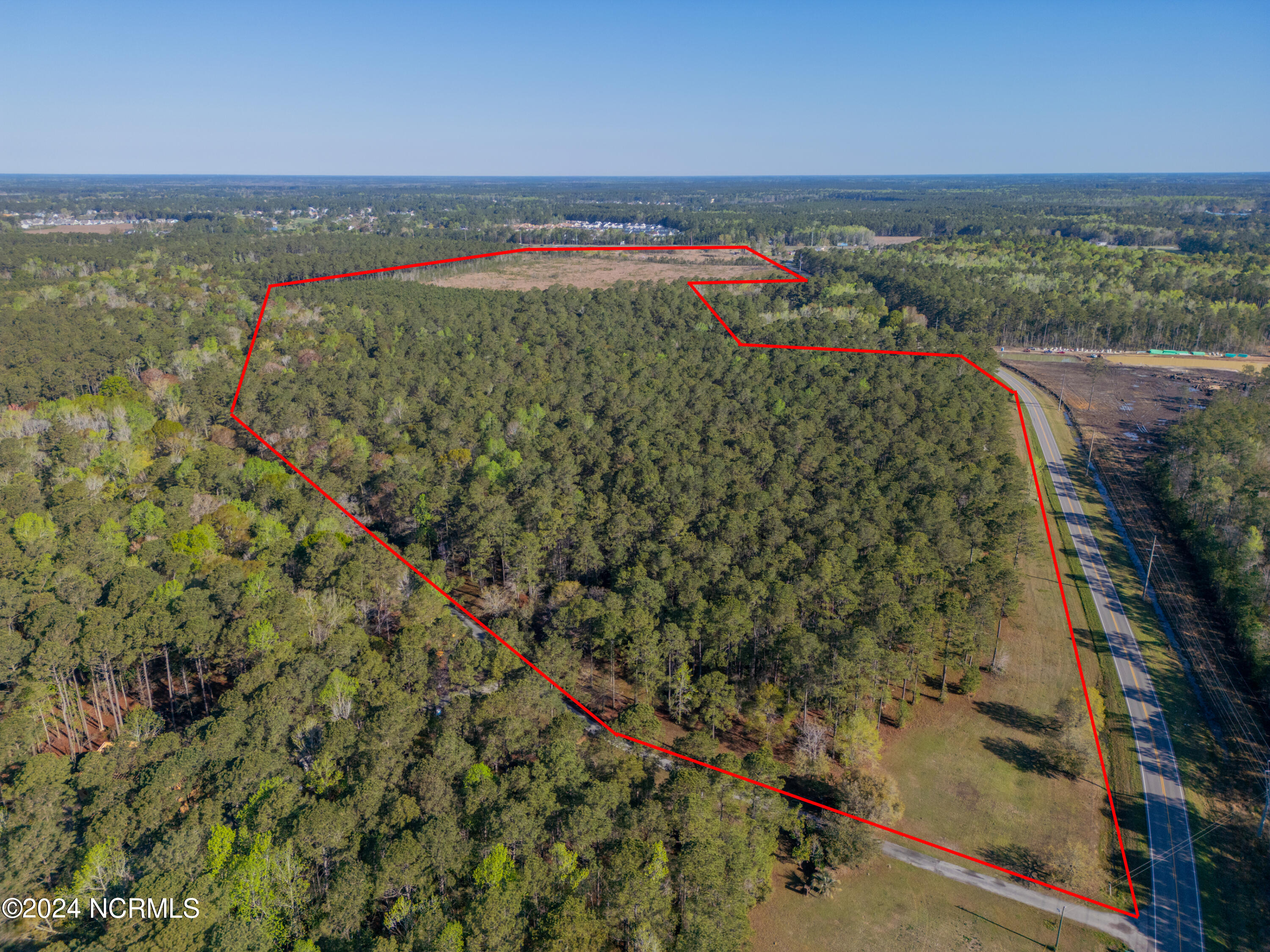 624 Blackwater Drive Property Photo 2