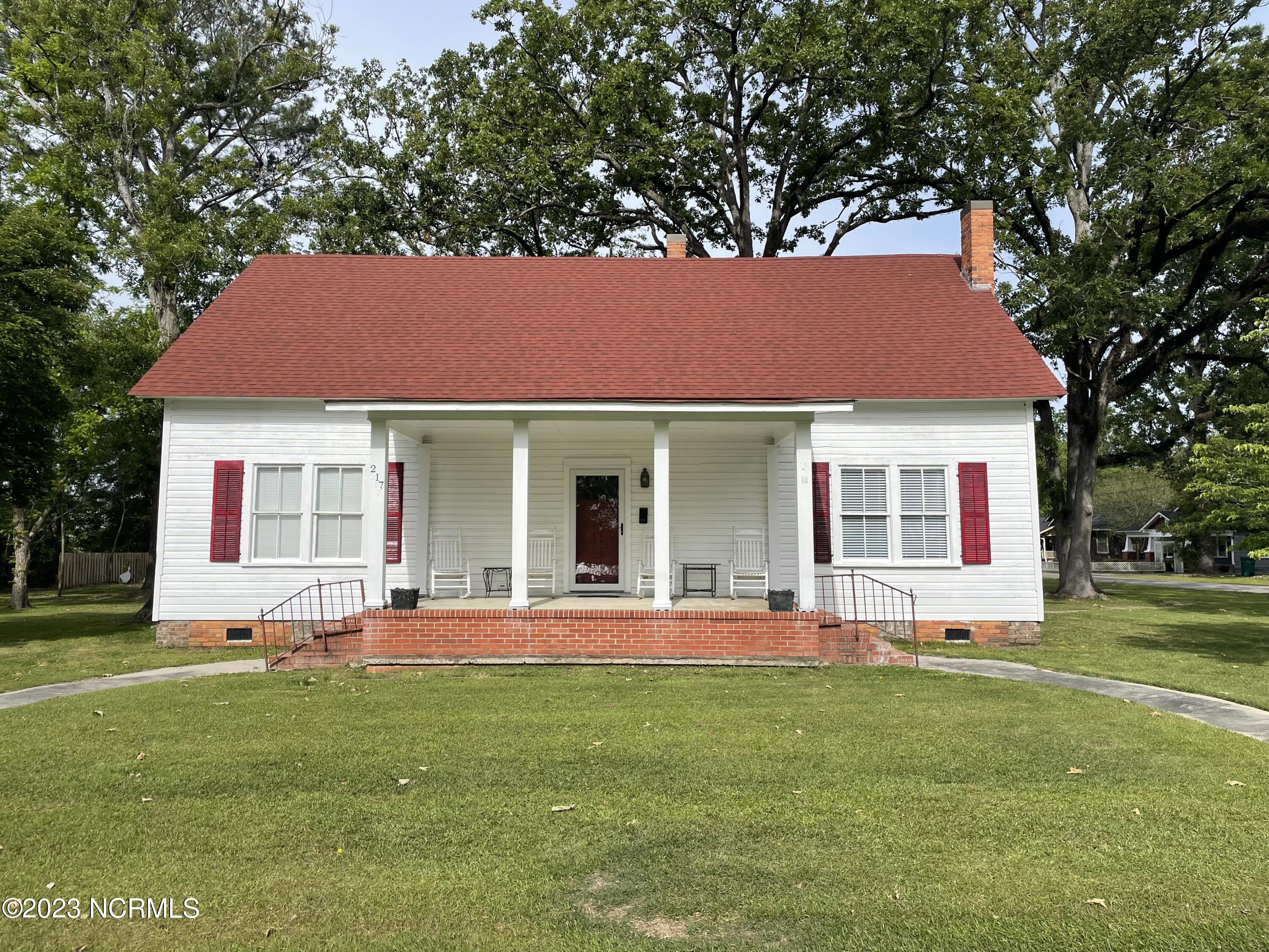 217 N Howard Street Property Photo 5