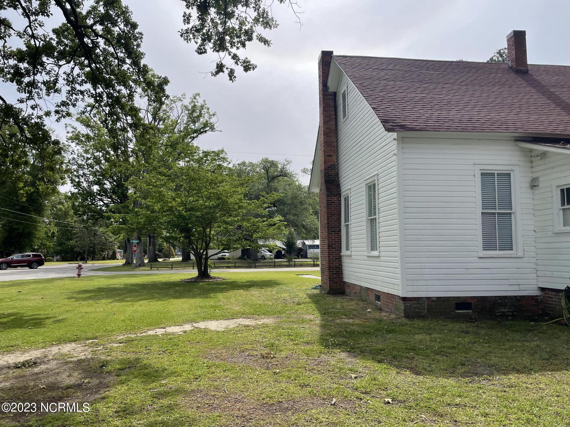217 N Howard Street Property Photo 8