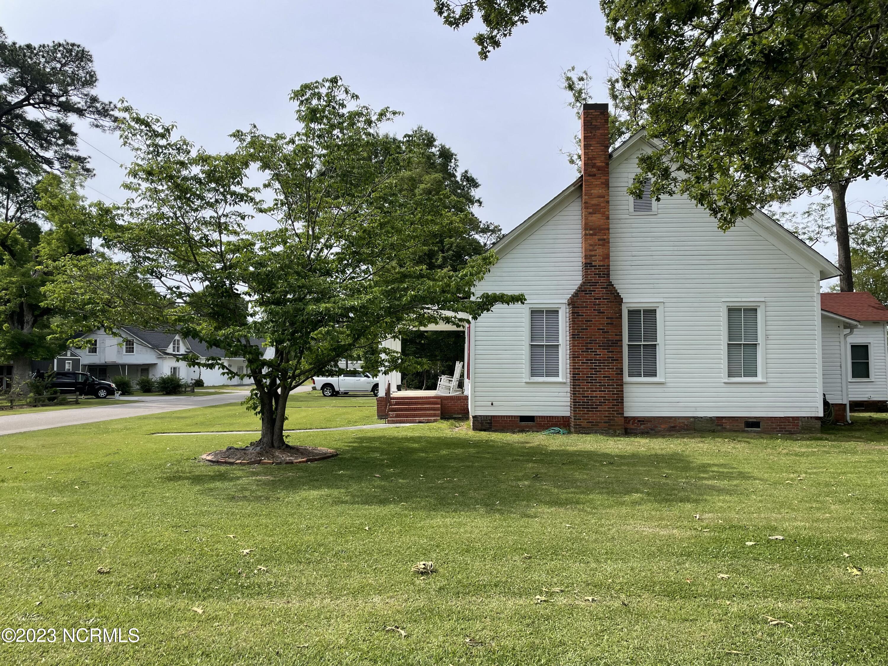217 N Howard Street Property Photo 9