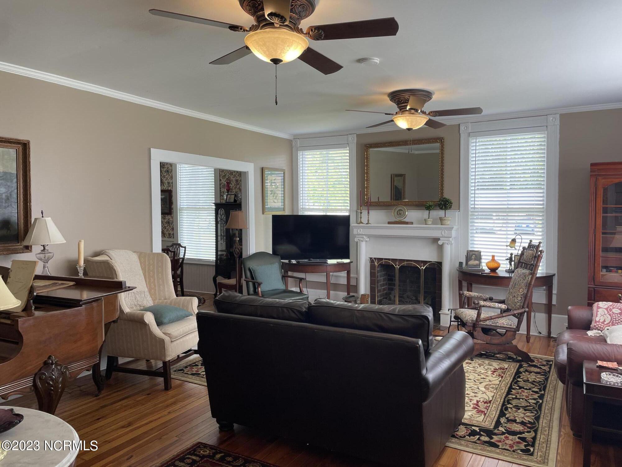 217 N Howard Street Property Photo 17