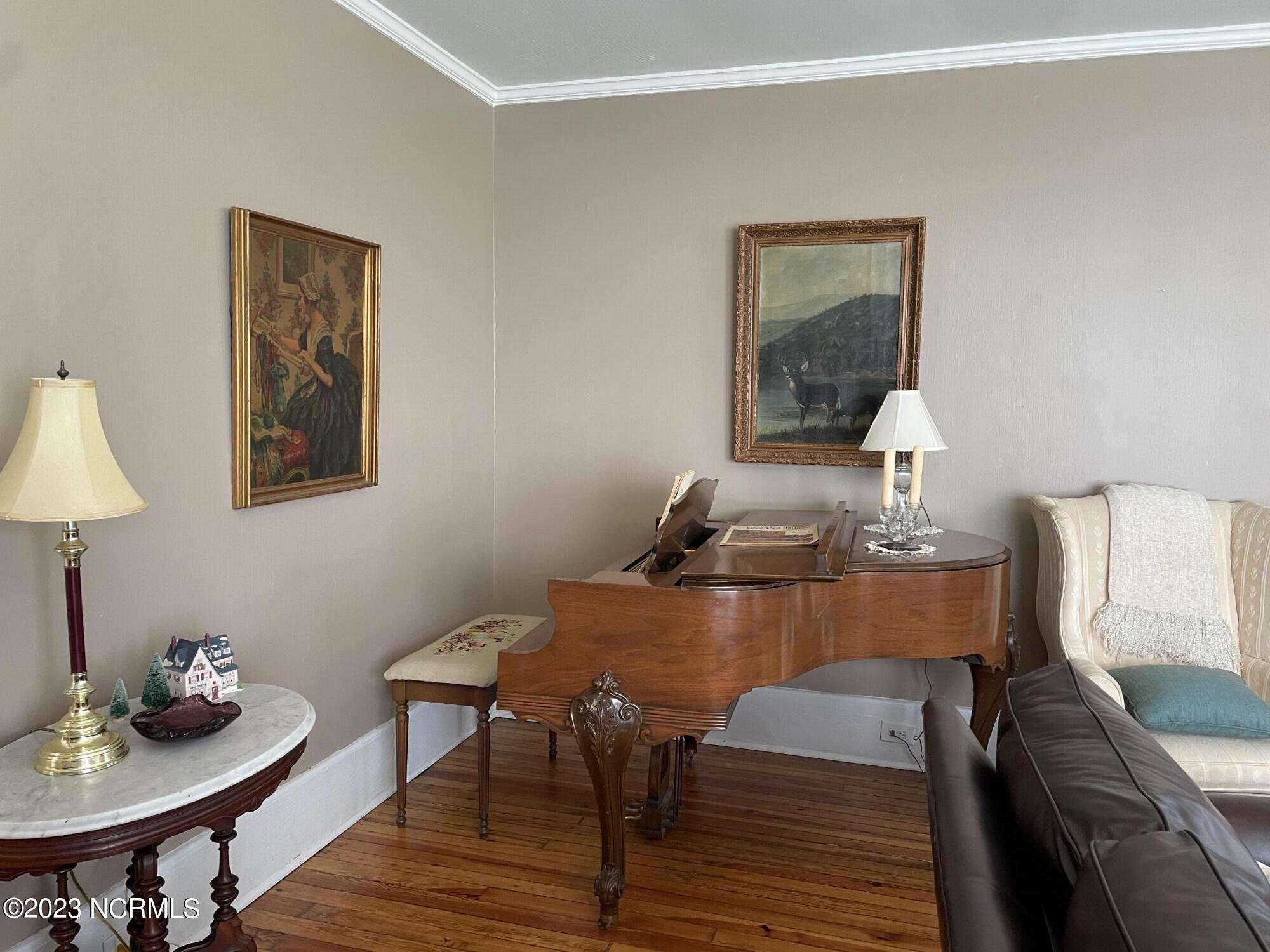 217 N Howard Street Property Photo 19