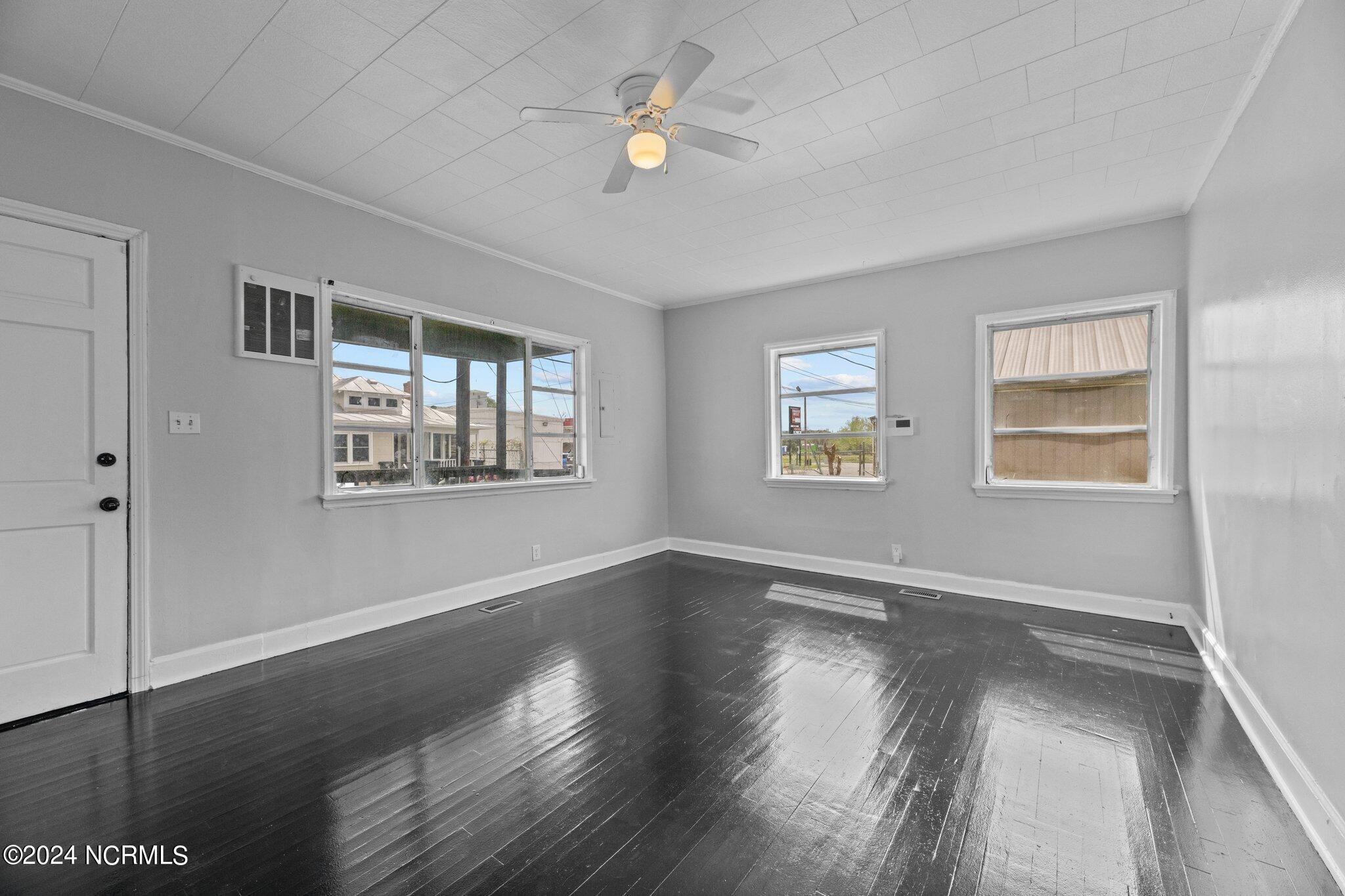 513 2nd Avenue Property Photo 2