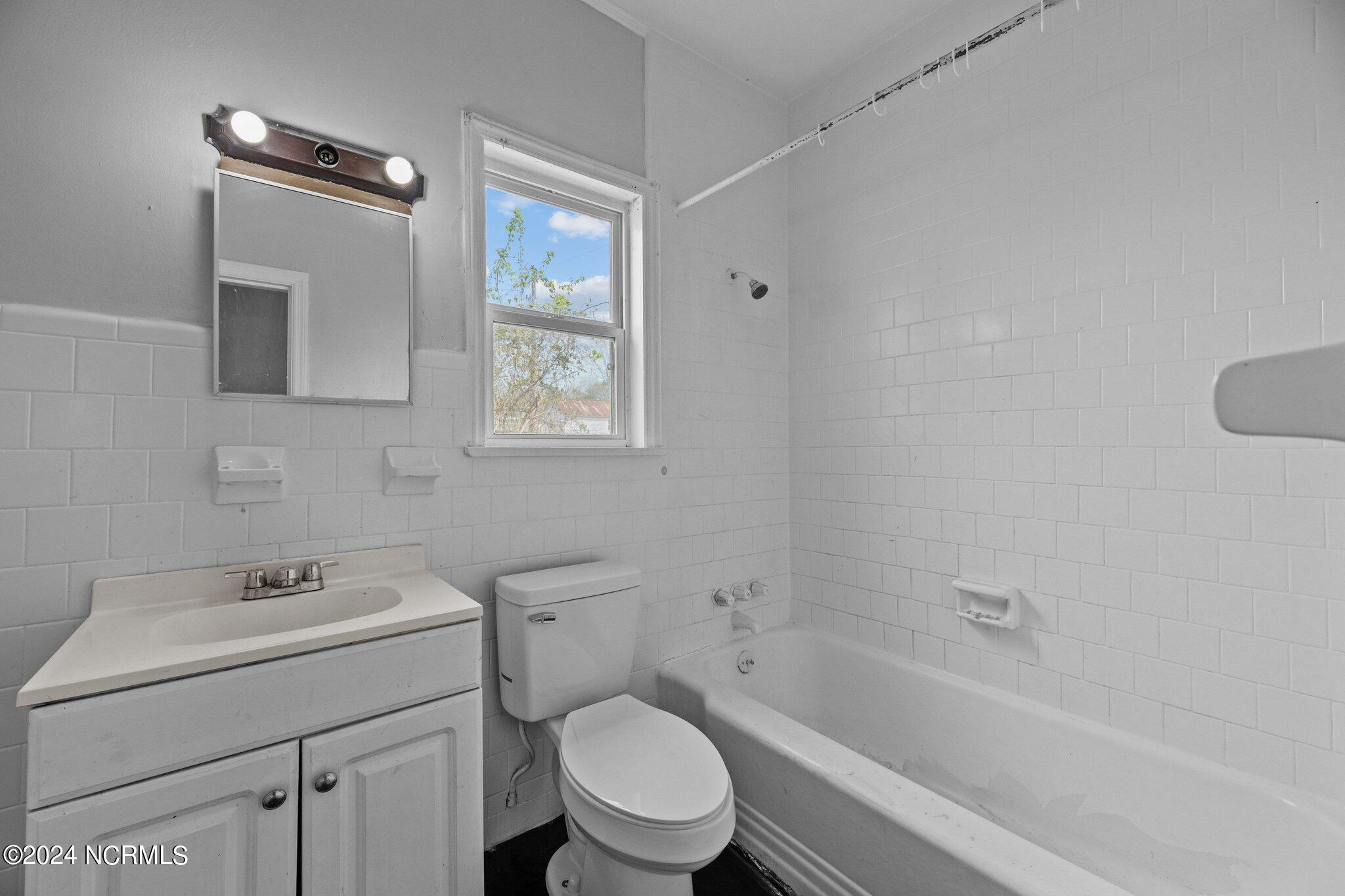 513 2nd Avenue Property Photo 22