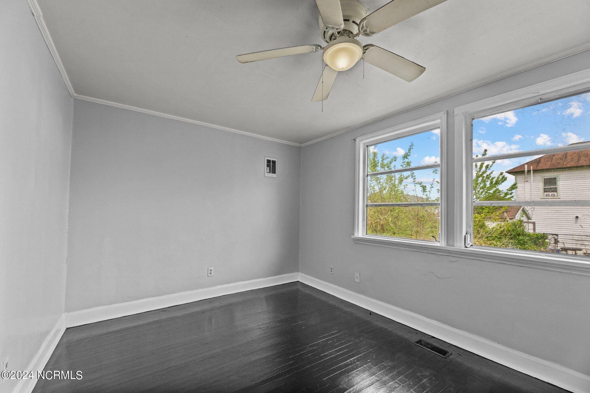 513 2nd Avenue Property Photo 23