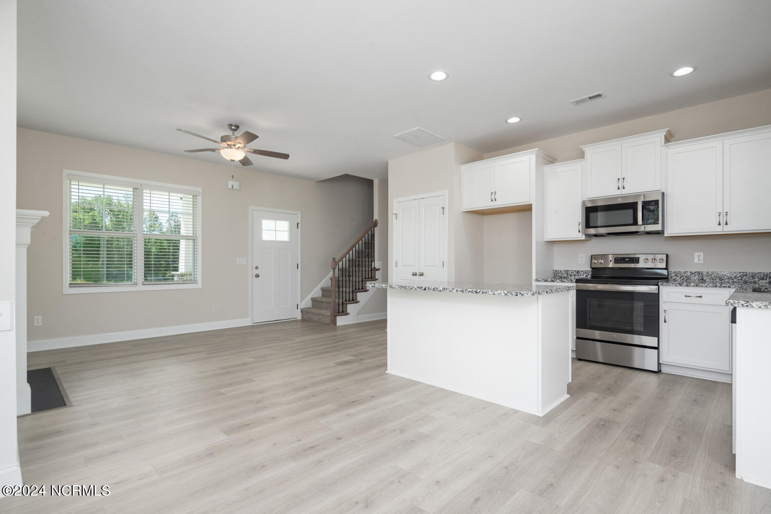 98 Thistle Court Property Photo 12