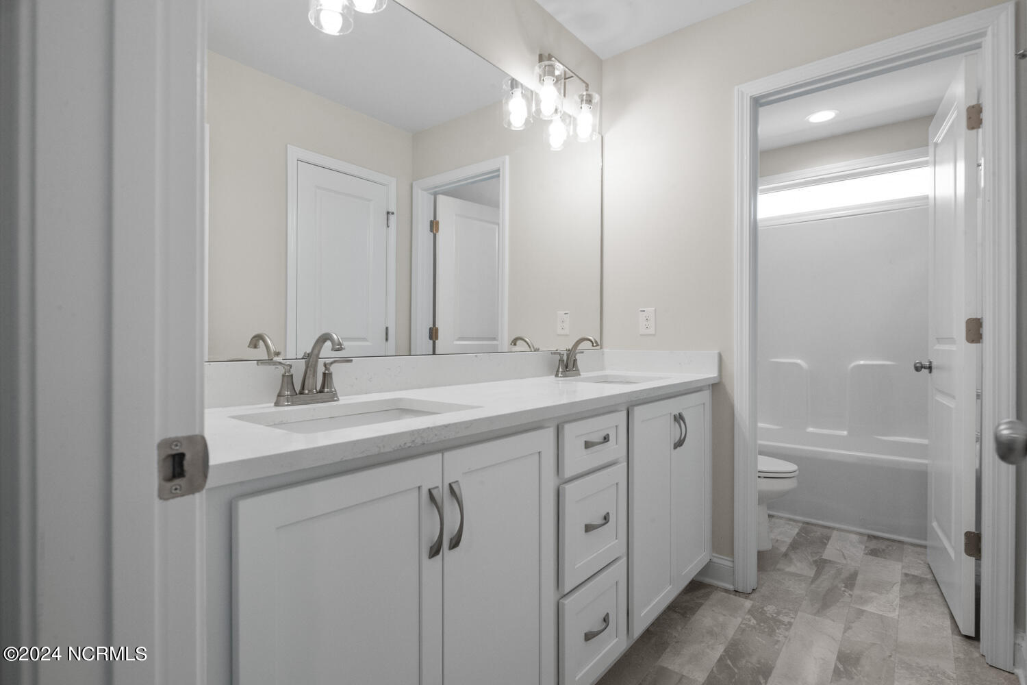 98 Thistle Court Property Photo 33