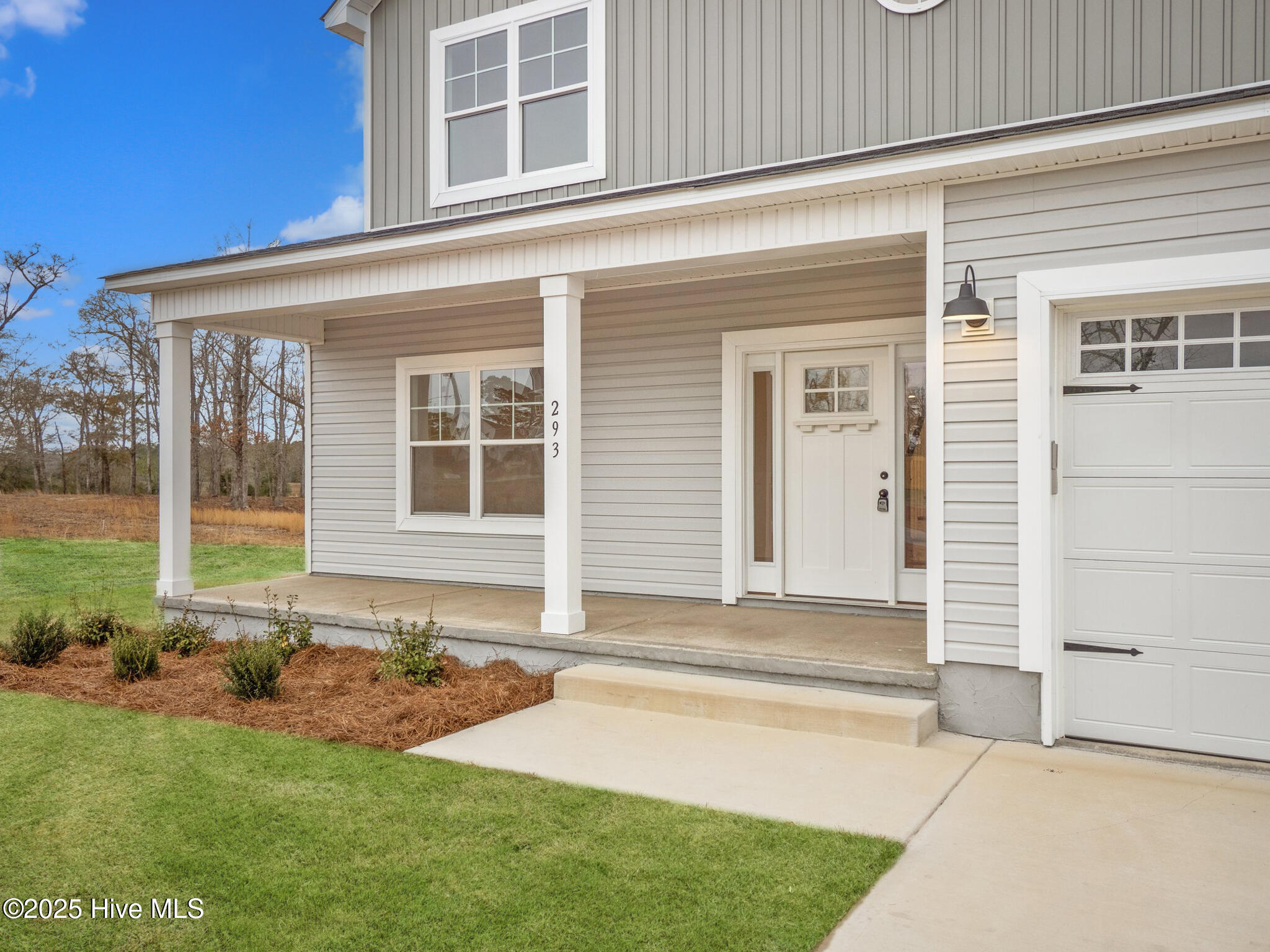 293 E Ivybridge Drive Property Photo 2