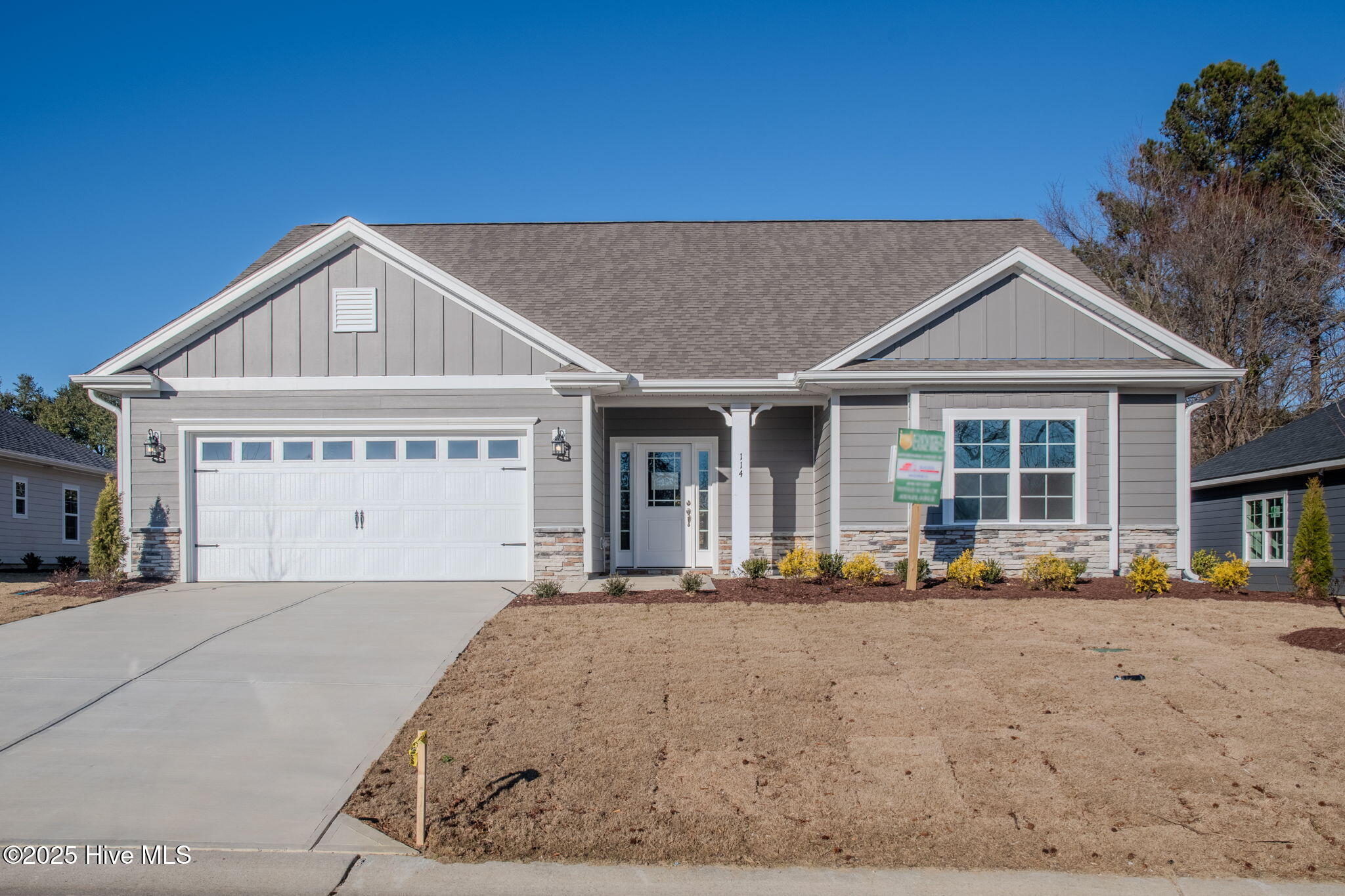 114 Firethorn Circle Property Photo 1