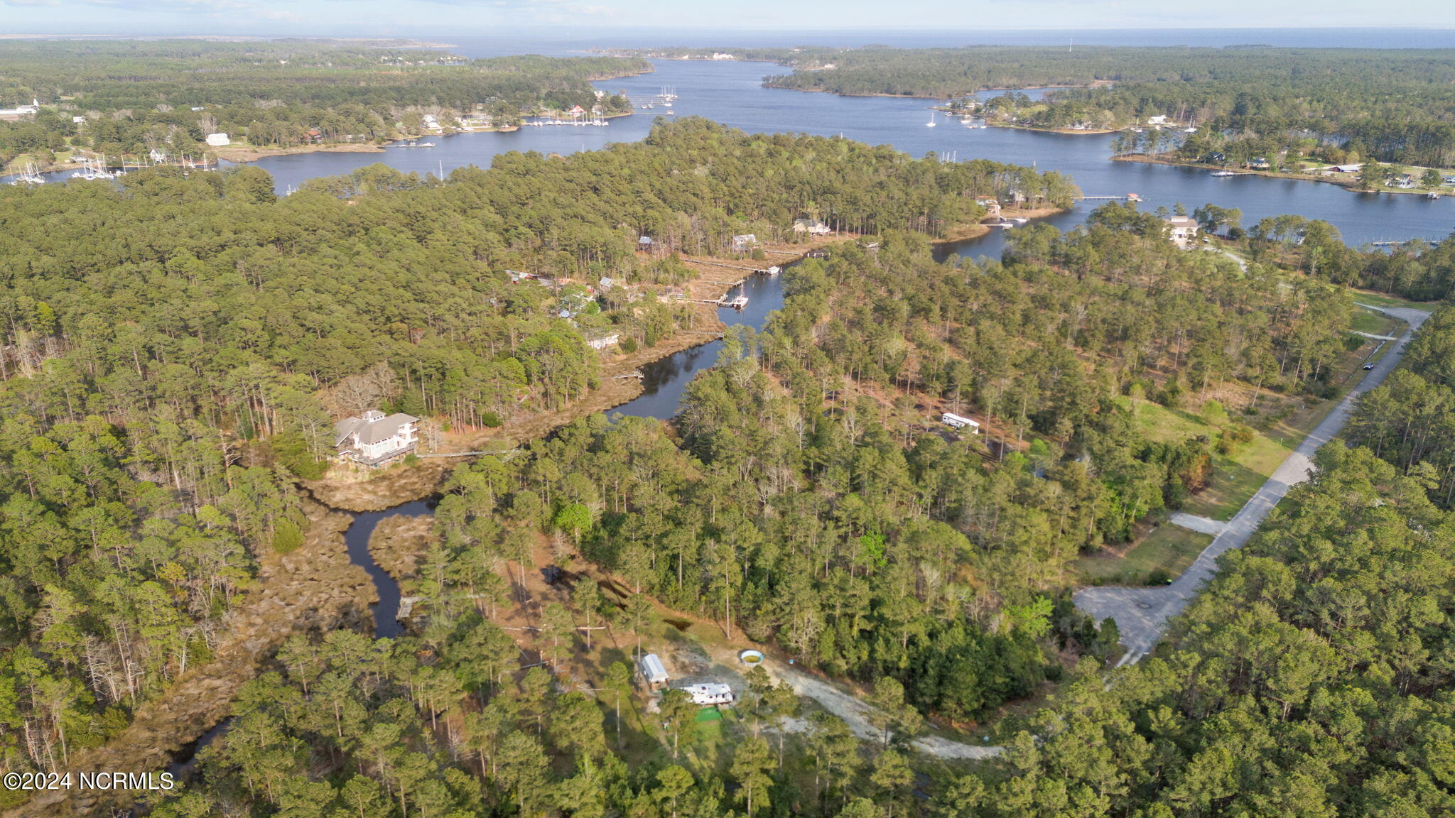 90 Pier Point Road Property Photo 4
