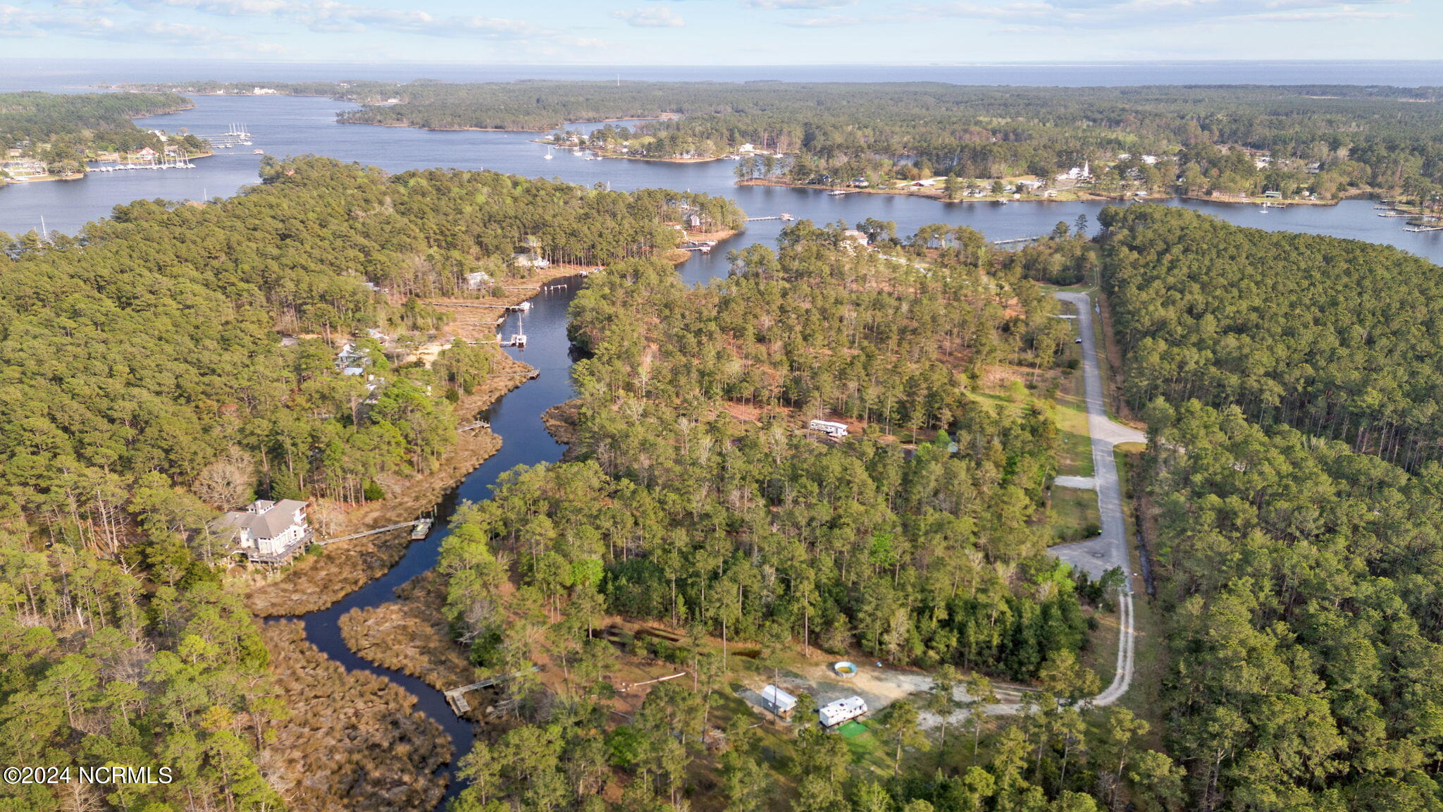 90 Pier Point Road Property Photo 5