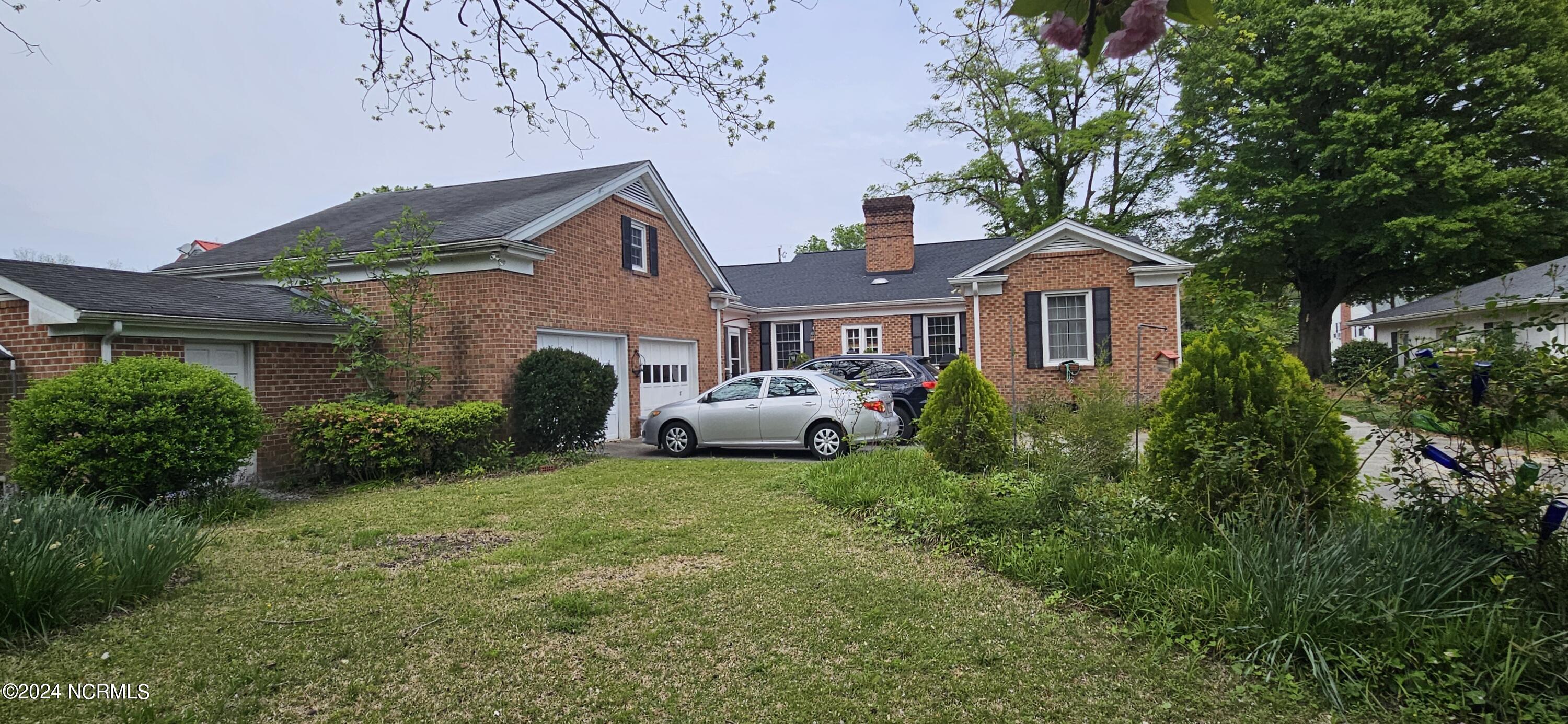 105 Finch Street Property Photo 4