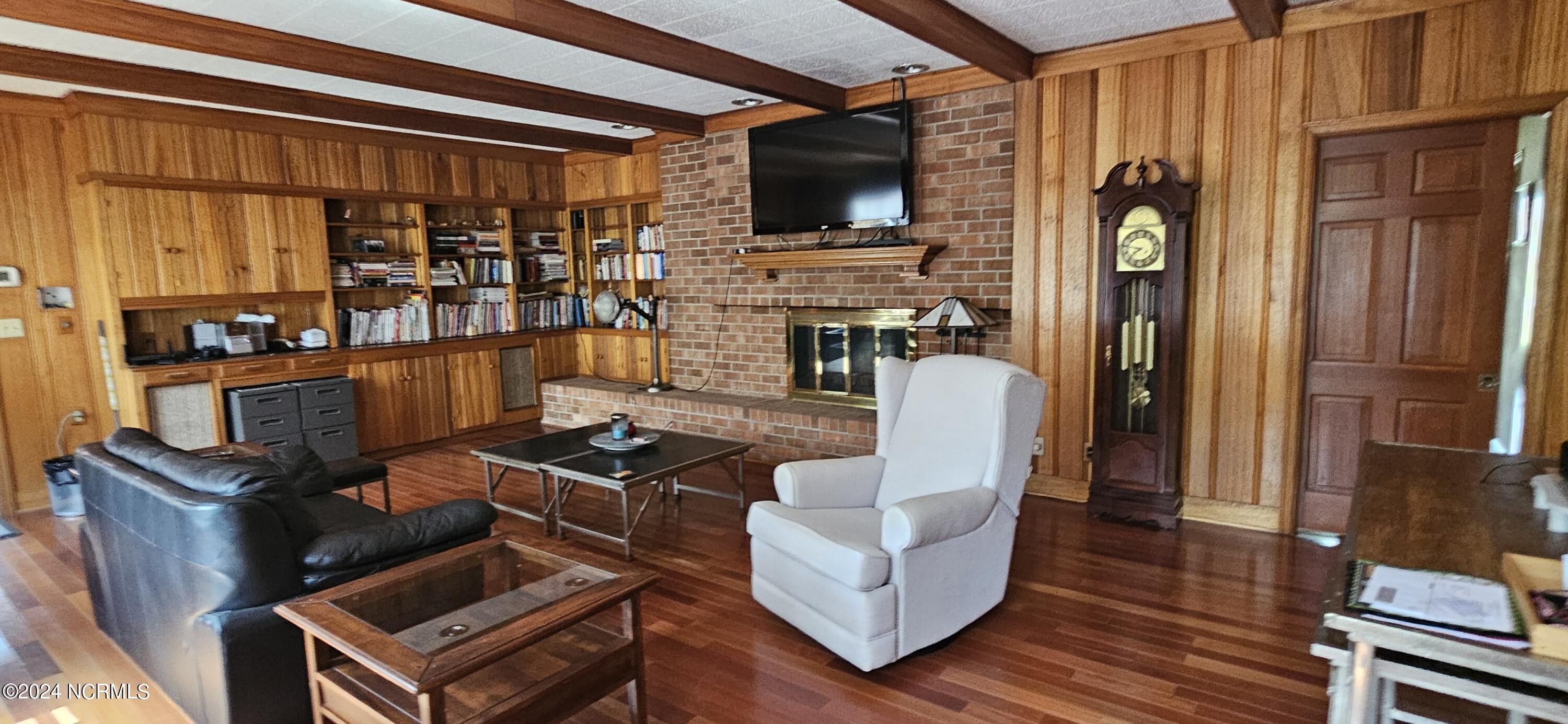 105 Finch Street Property Photo 17