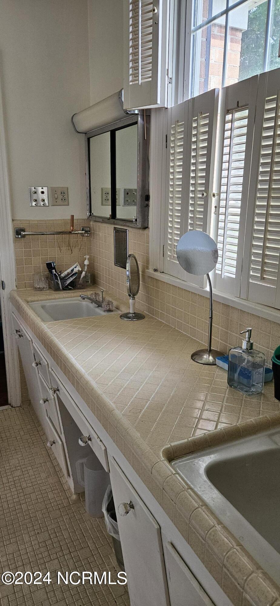 105 Finch Street Property Photo 20