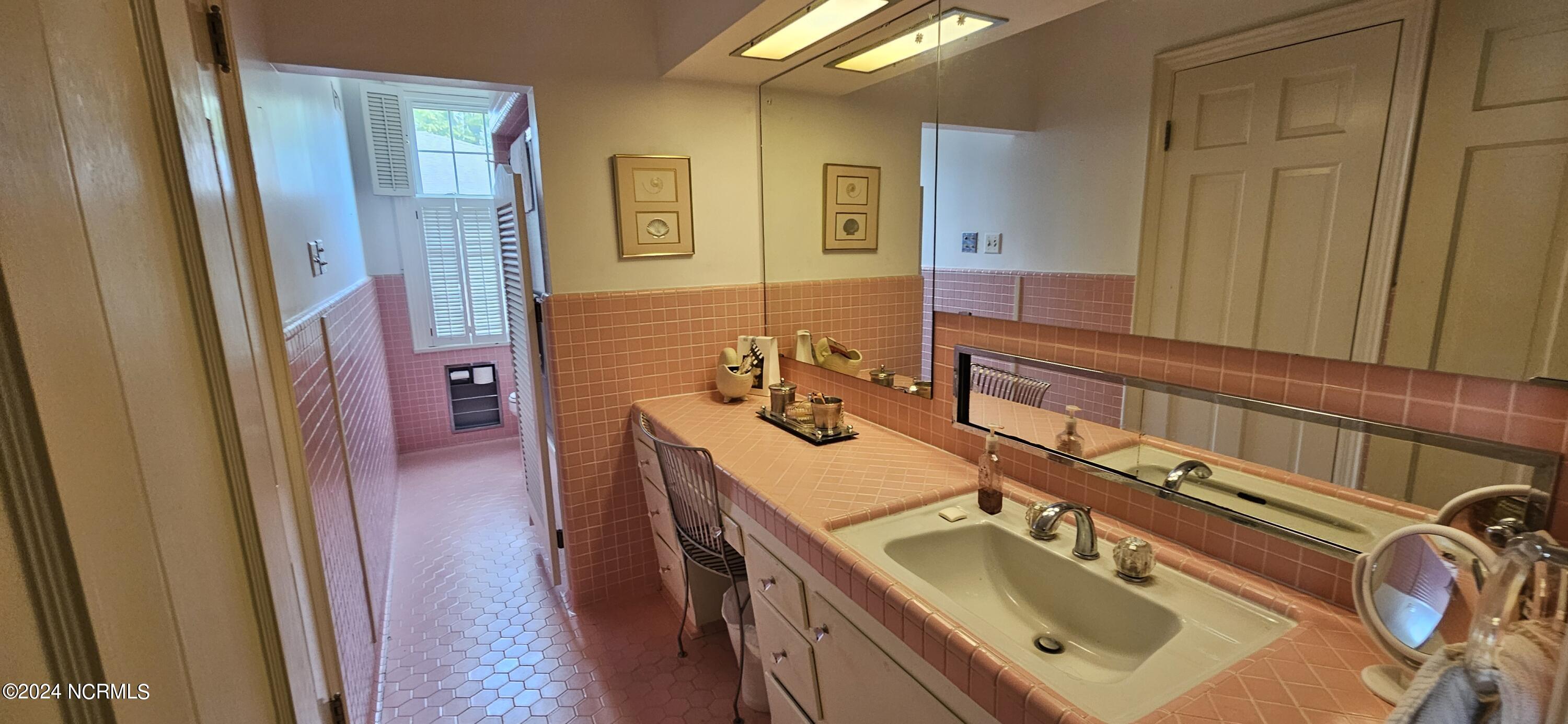 105 Finch Street Property Photo 24