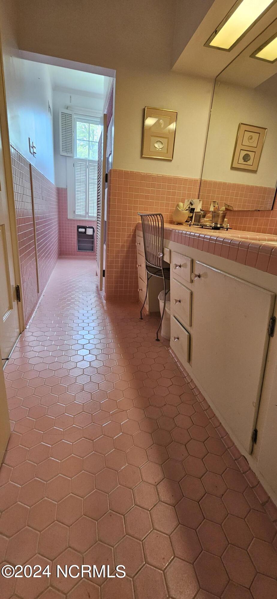 105 Finch Street Property Photo 25