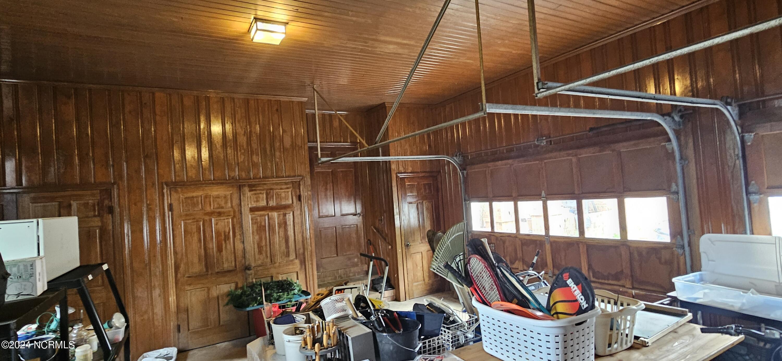 105 Finch Street Property Photo 30