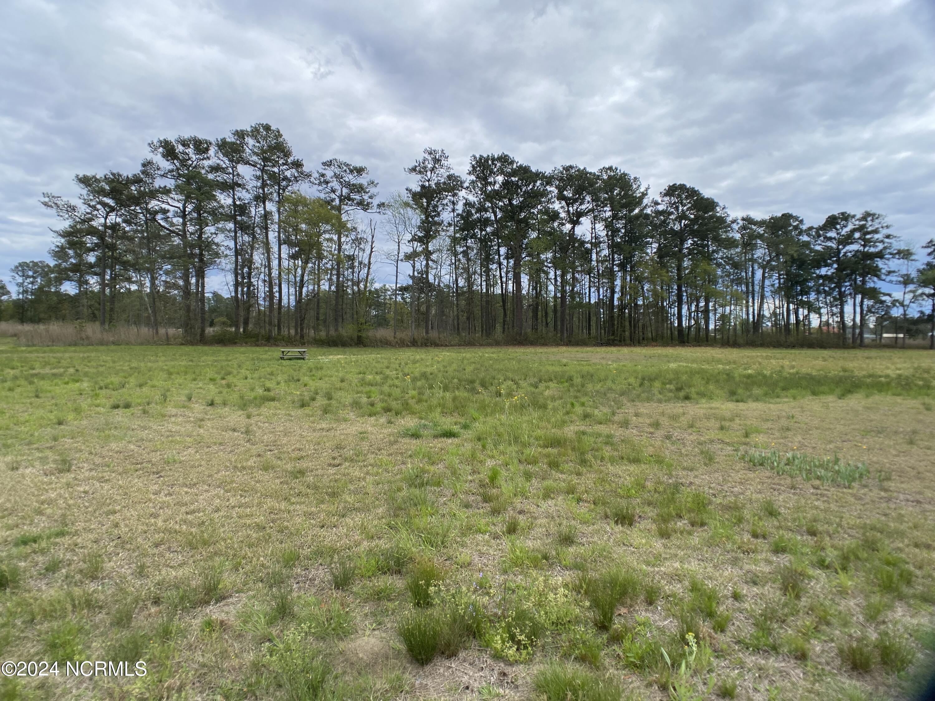 276 N Pointe Drive Property Photo 2