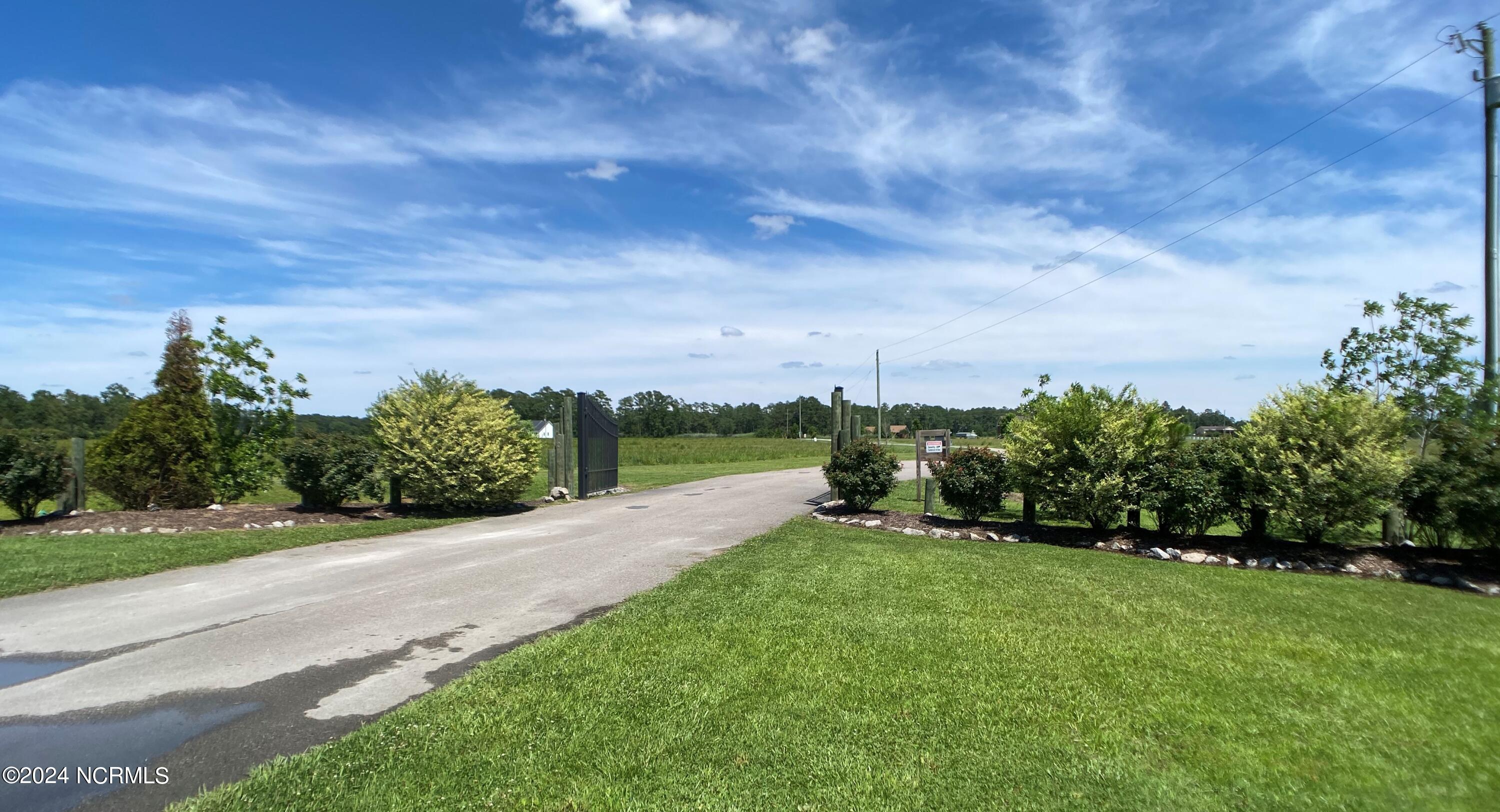 276 N Pointe Drive Property Photo 5