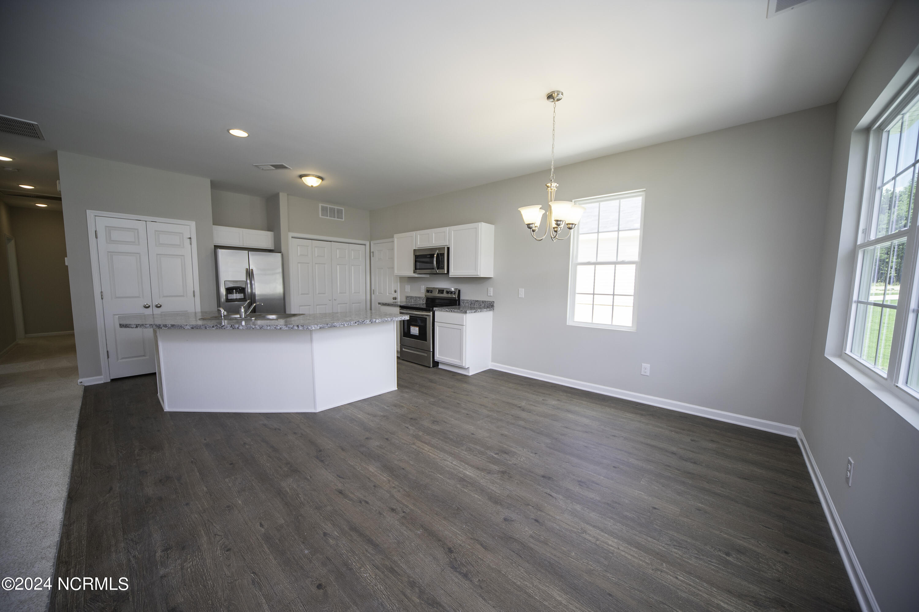 109 Ambergate Court Property Photo 4