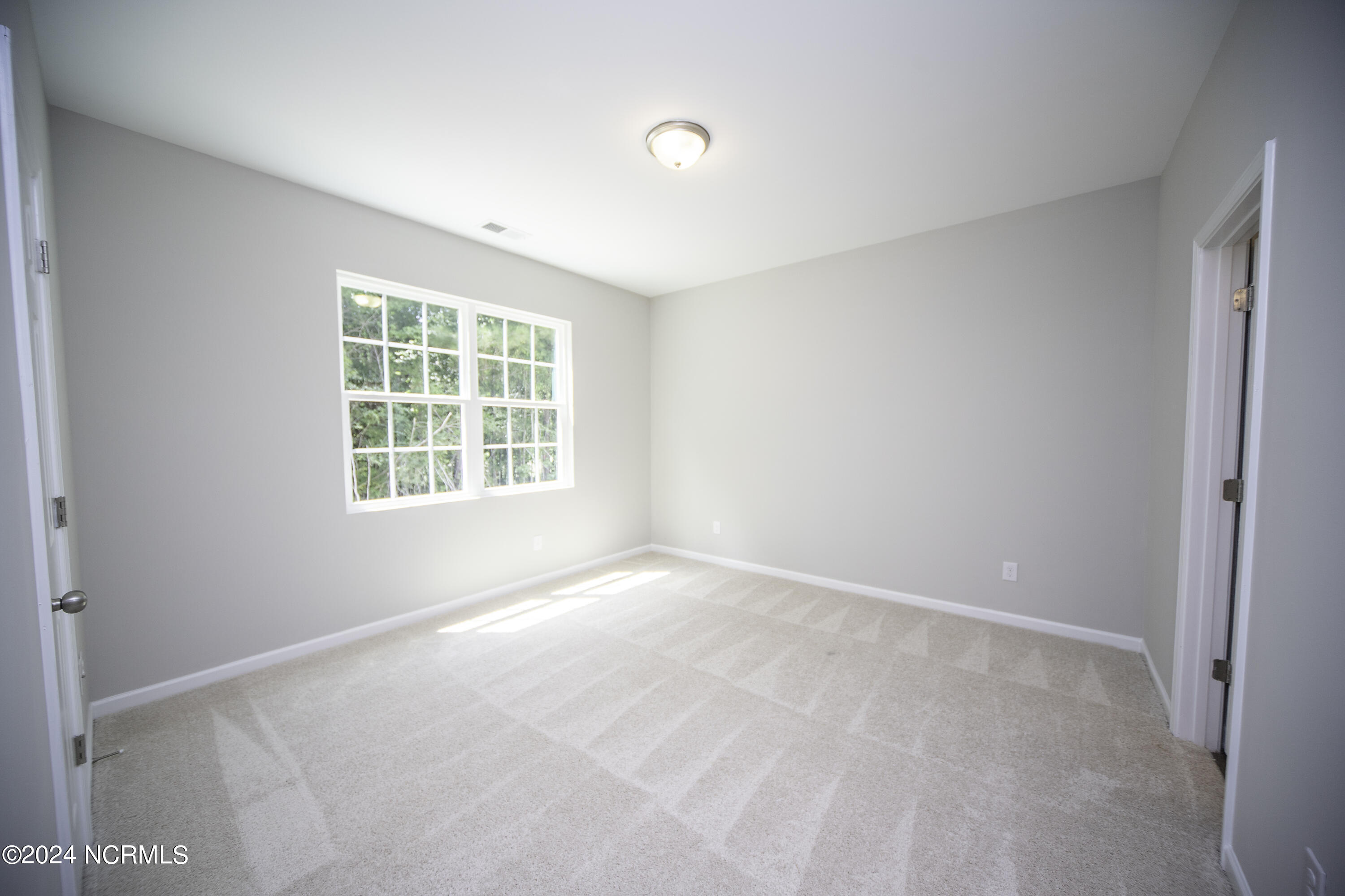109 Ambergate Court Property Photo 14