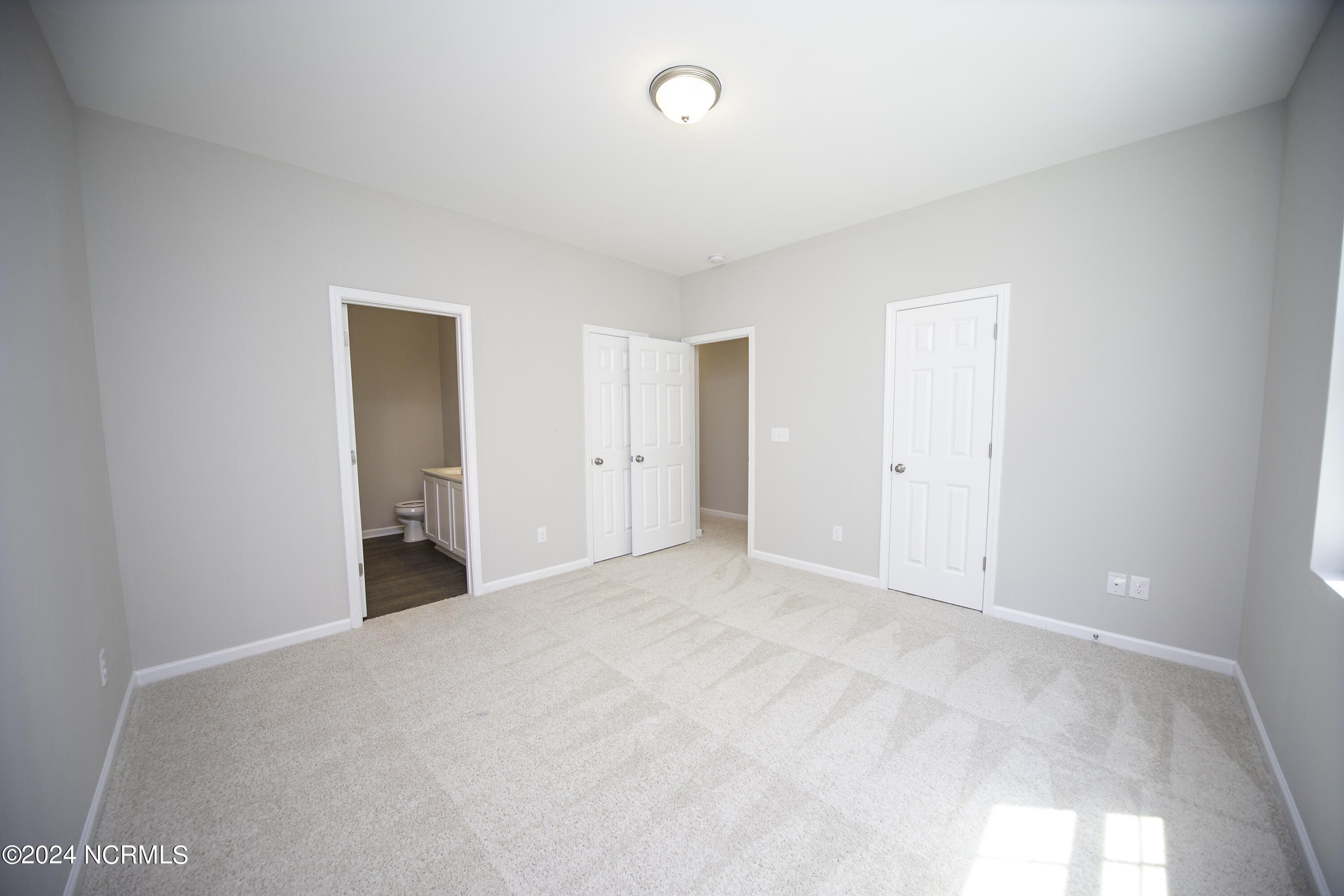 109 Ambergate Court Property Photo 15