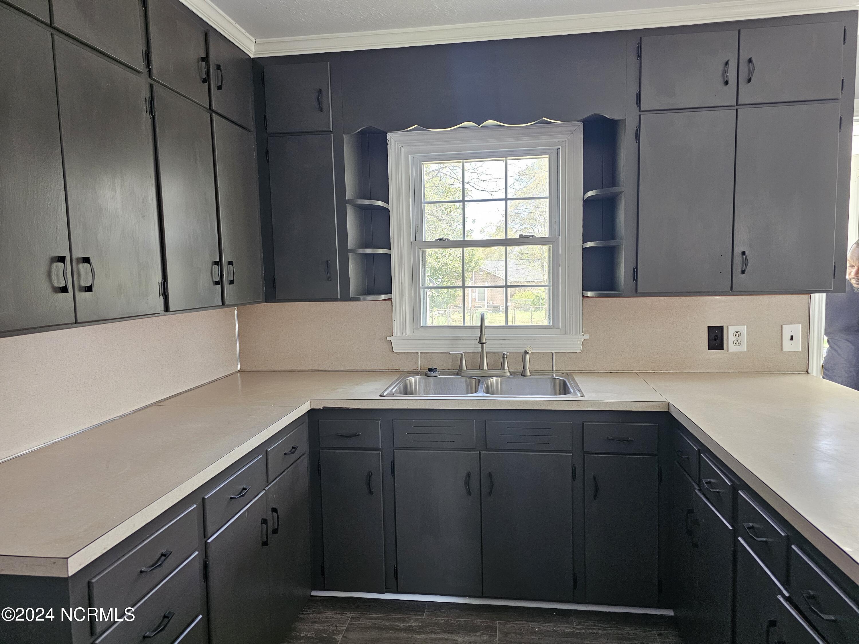 910 Marshall Street Property Photo 12