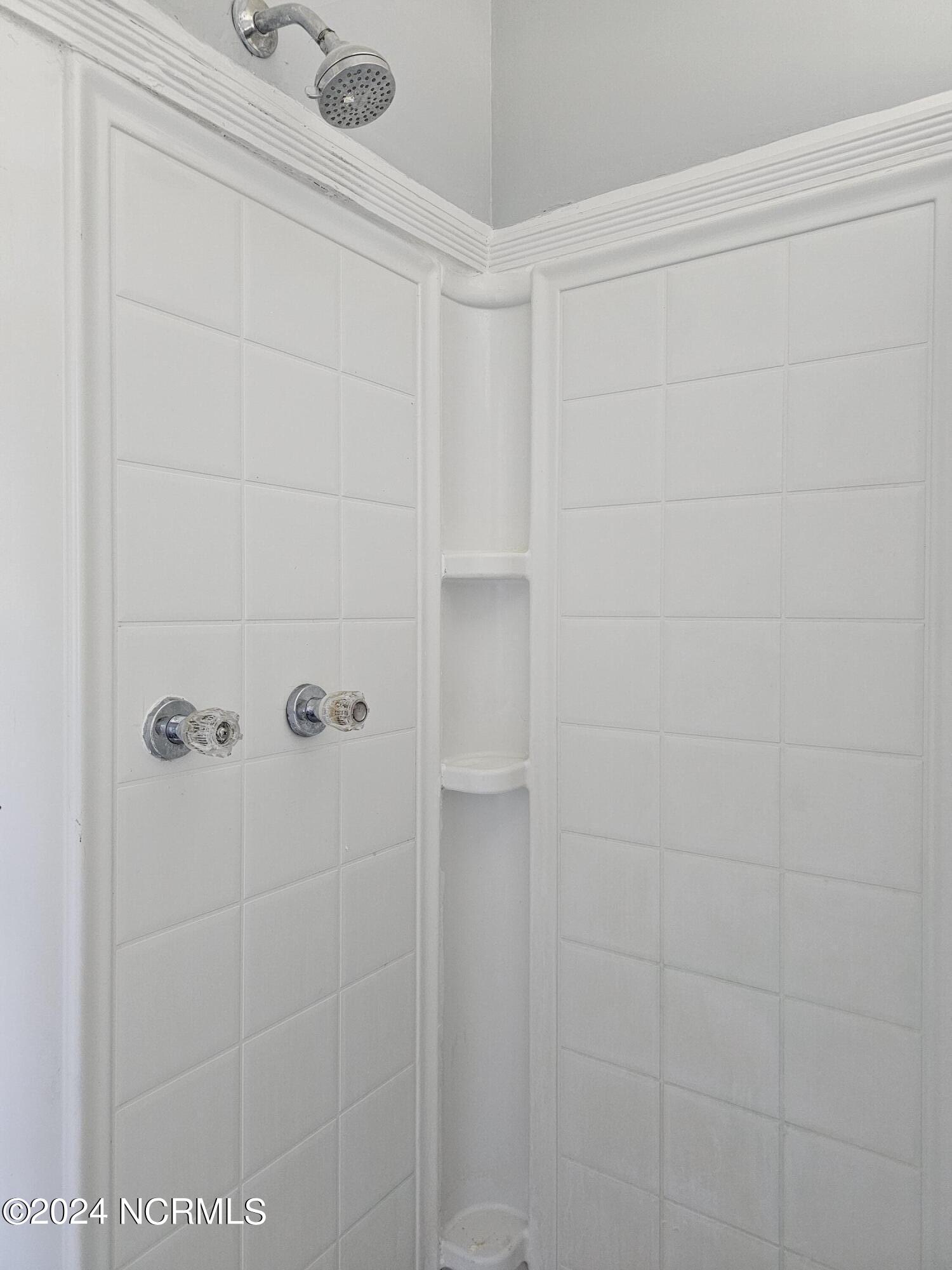 910 Marshall Street Property Photo 13