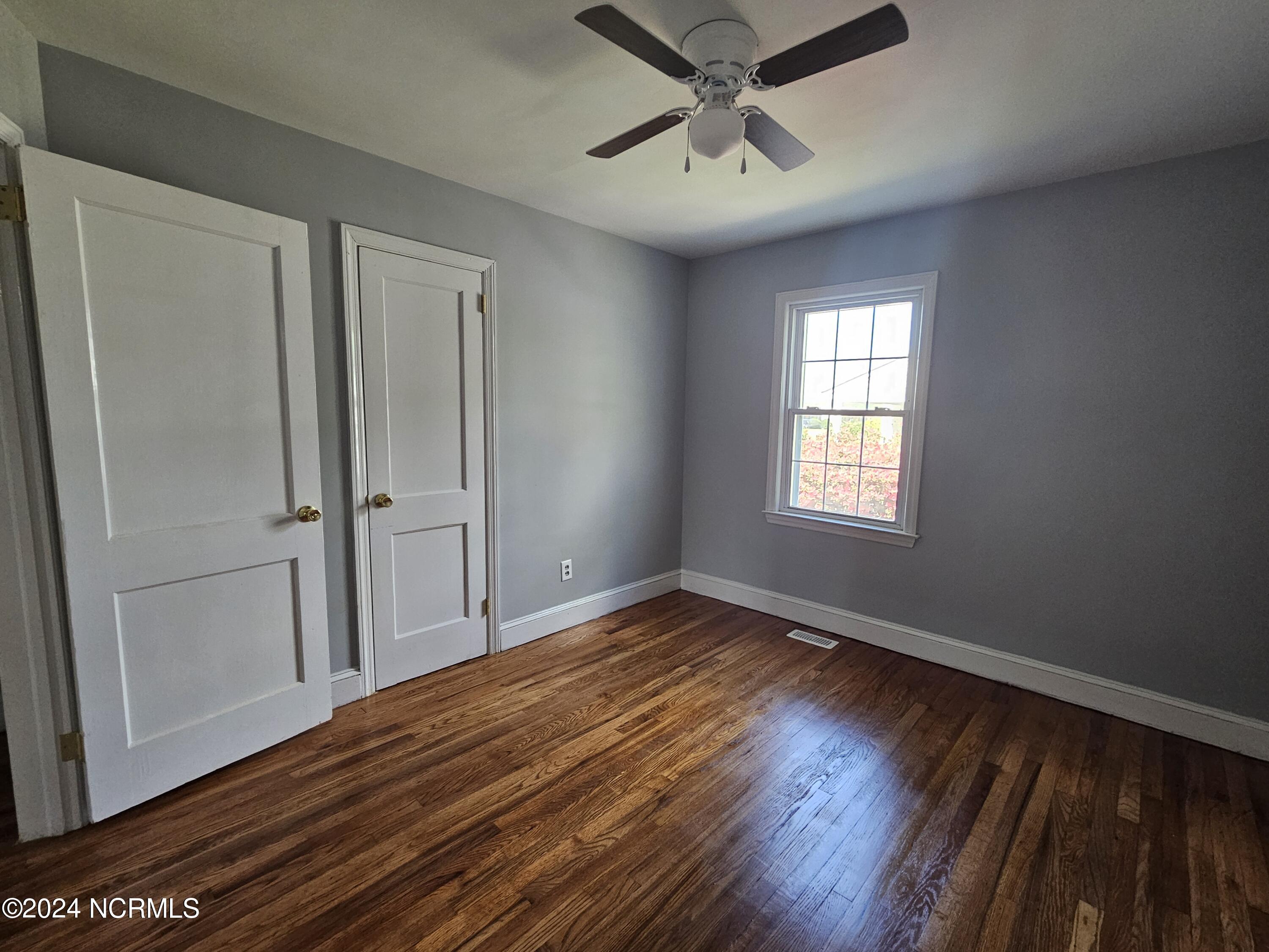 910 Marshall Street Property Photo 23