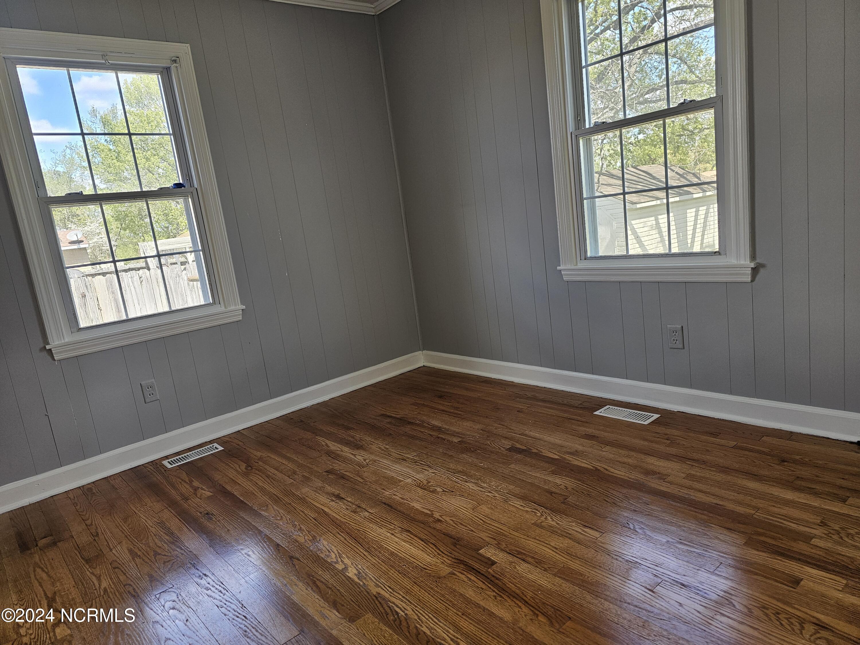 910 Marshall Street Property Photo 29