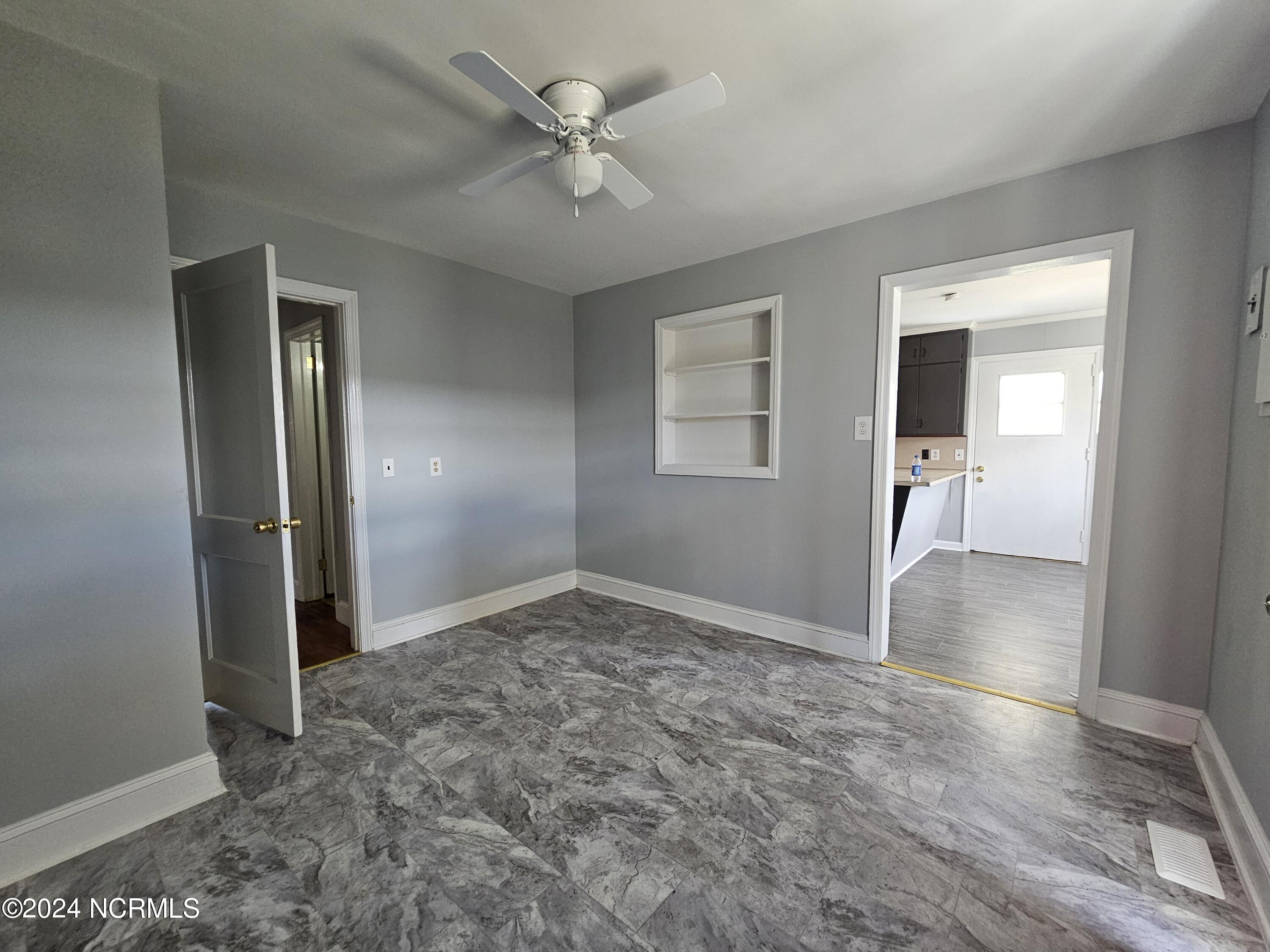 910 Marshall Street Property Photo 31