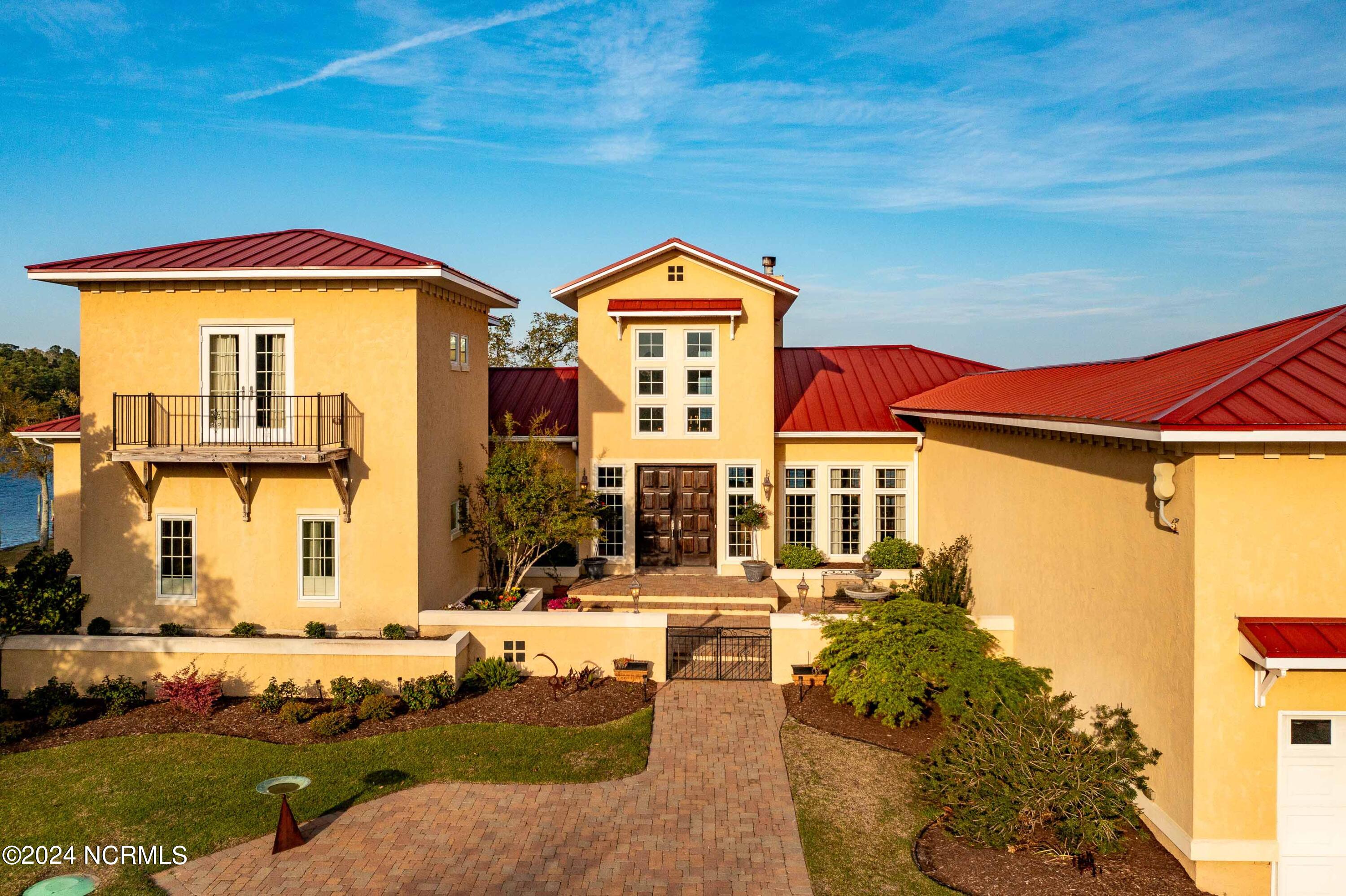 6054 Dolphin Road Property Photo 2