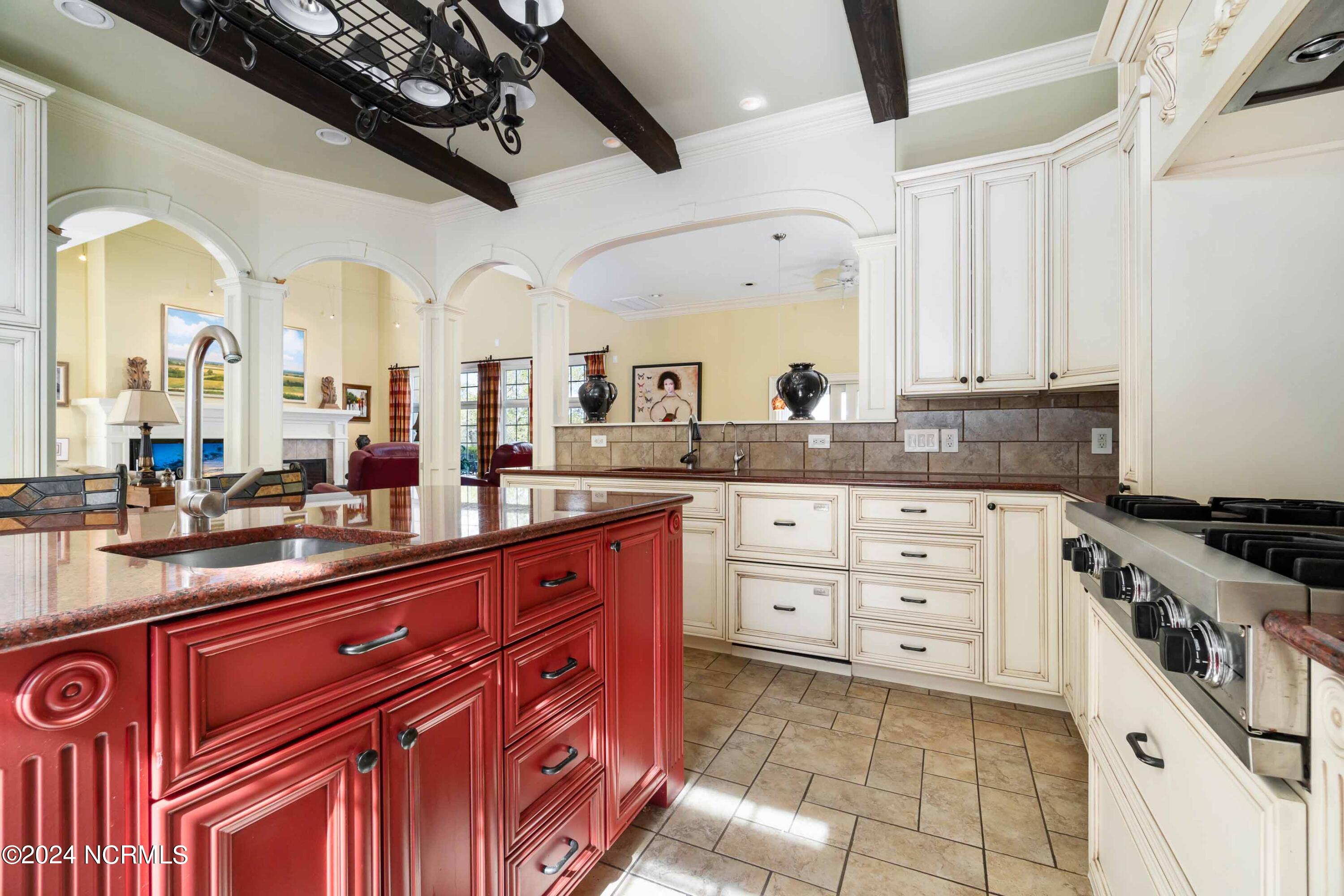 6054 Dolphin Road Property Photo 24