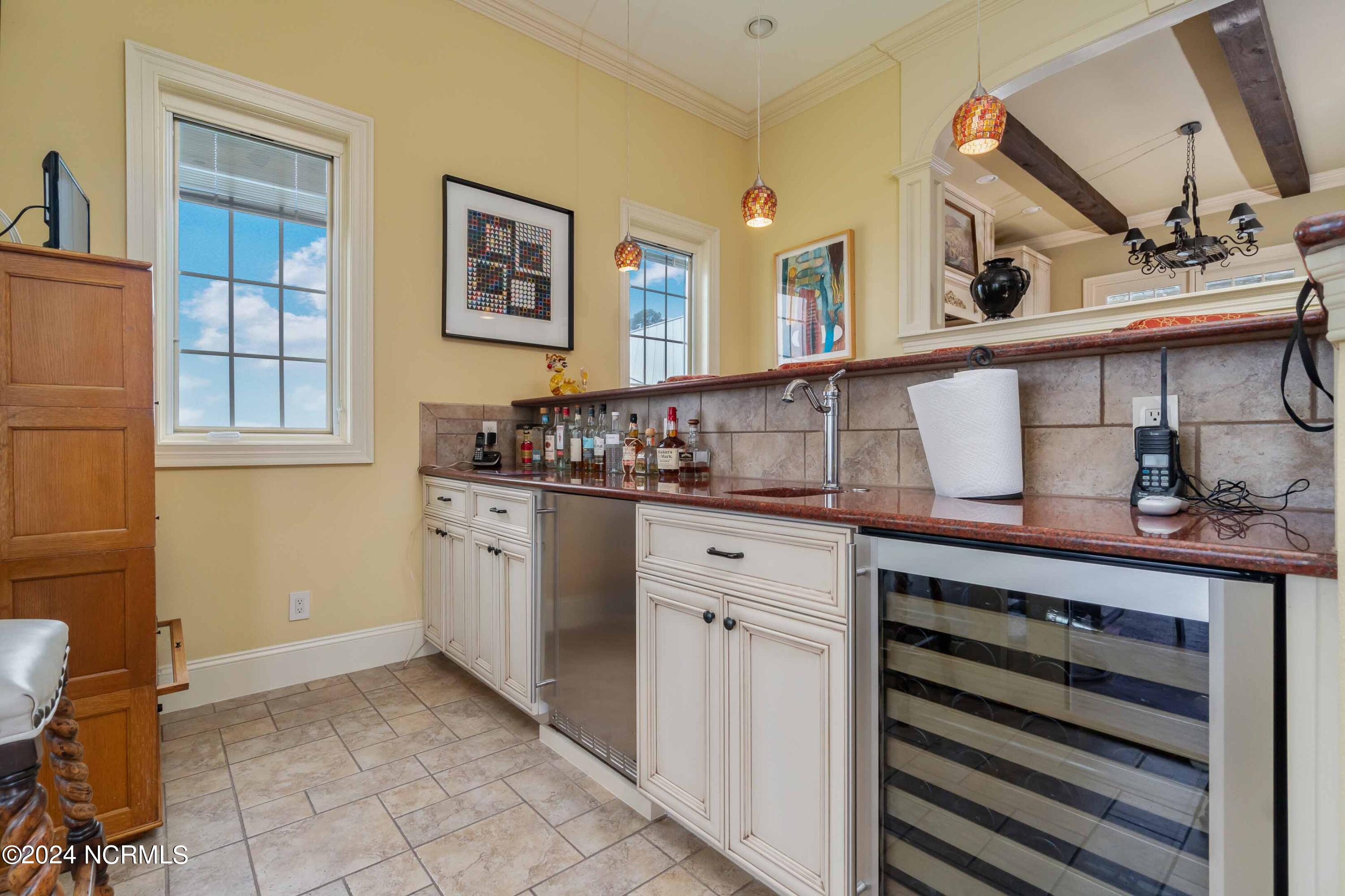 6054 Dolphin Road Property Photo 30
